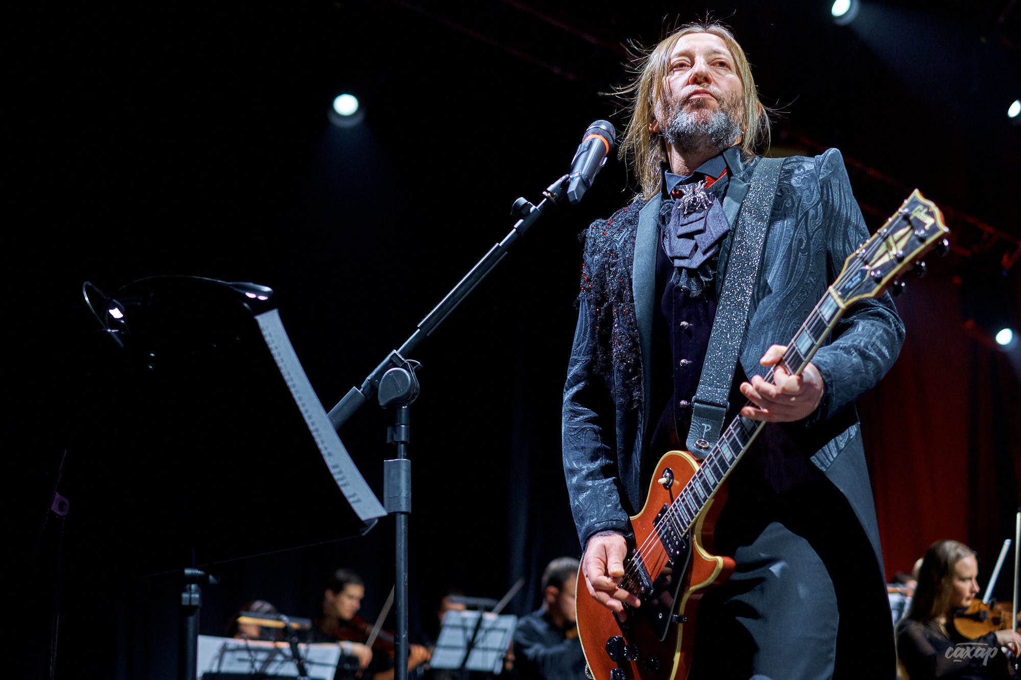 Би-2 с Симфоническим оркестром, фото с концерта. Фотограф в Екатеринбу. Профессиональный фотограф в Екатеринбурге Юра Сахар