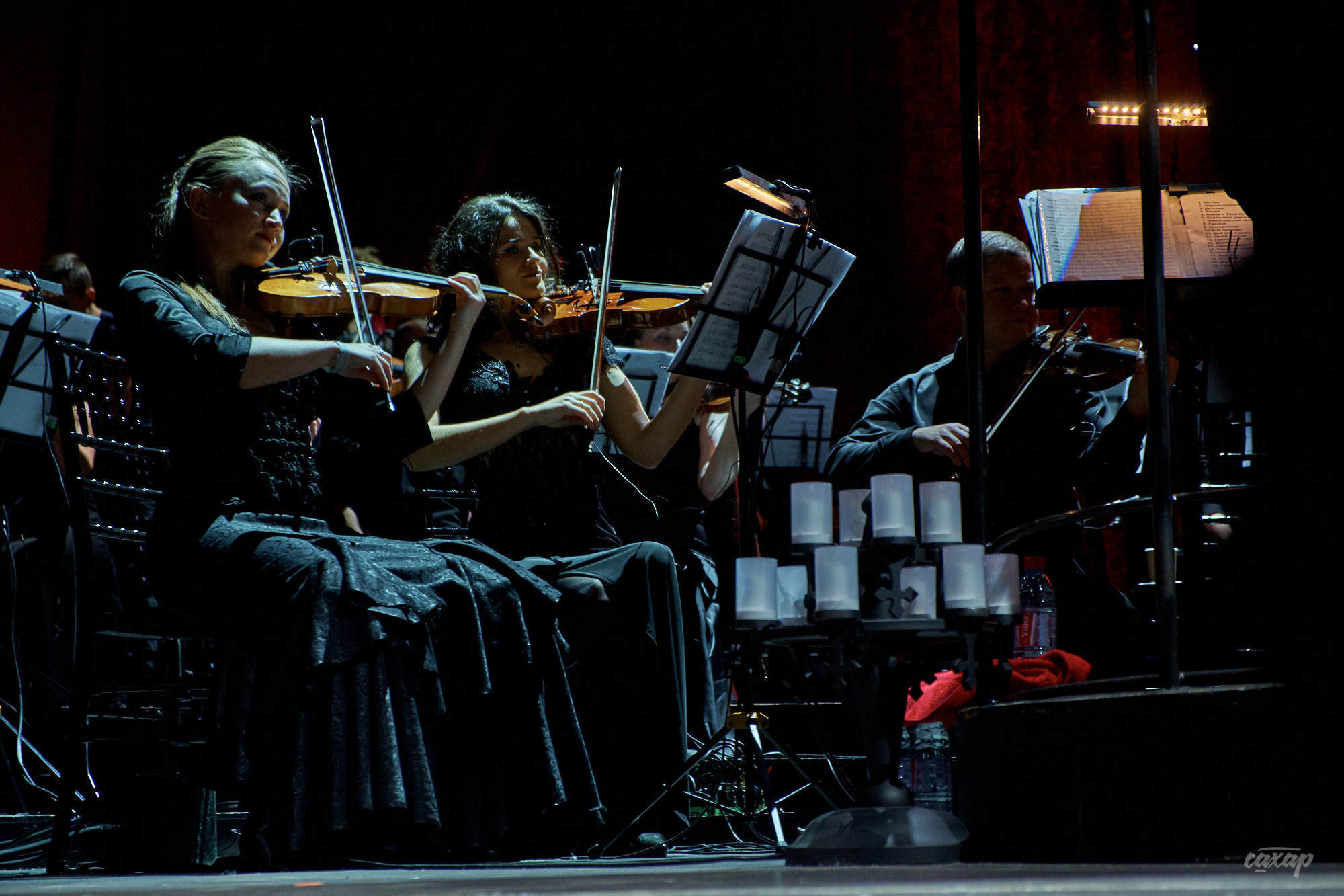 Би-2 с Симфоническим оркестром, фото с концерта. Фотограф в Екатеринбу. Профессиональный фотограф в Екатеринбурге Юра Сахар