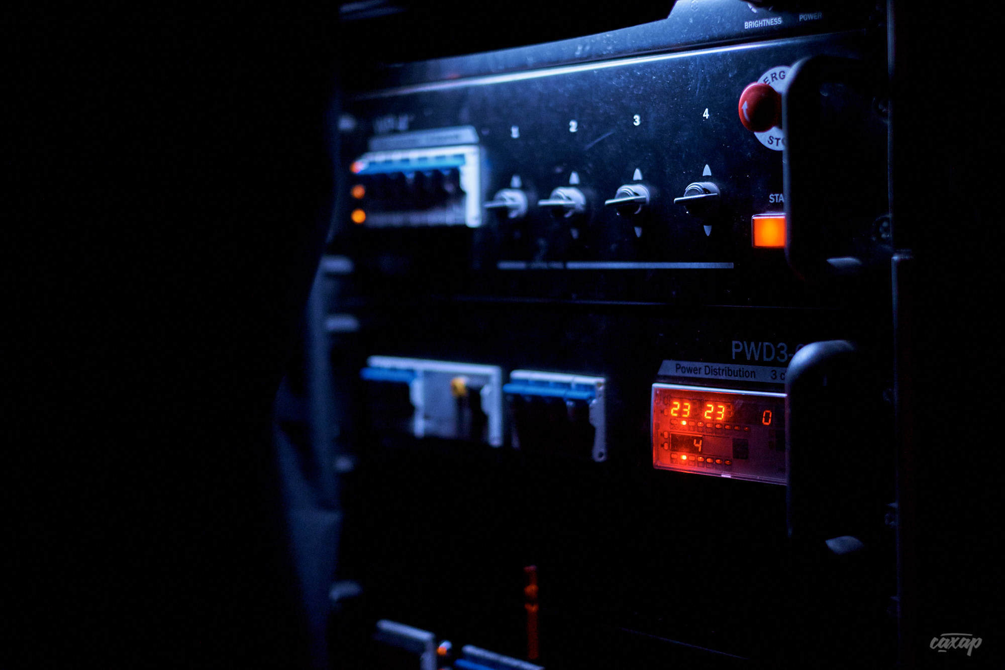 Би-2 с Симфоническим оркестром, фото с концерта. Фотограф в Екатеринбу. Профессиональный фотограф в Екатеринбурге Юра Сахар