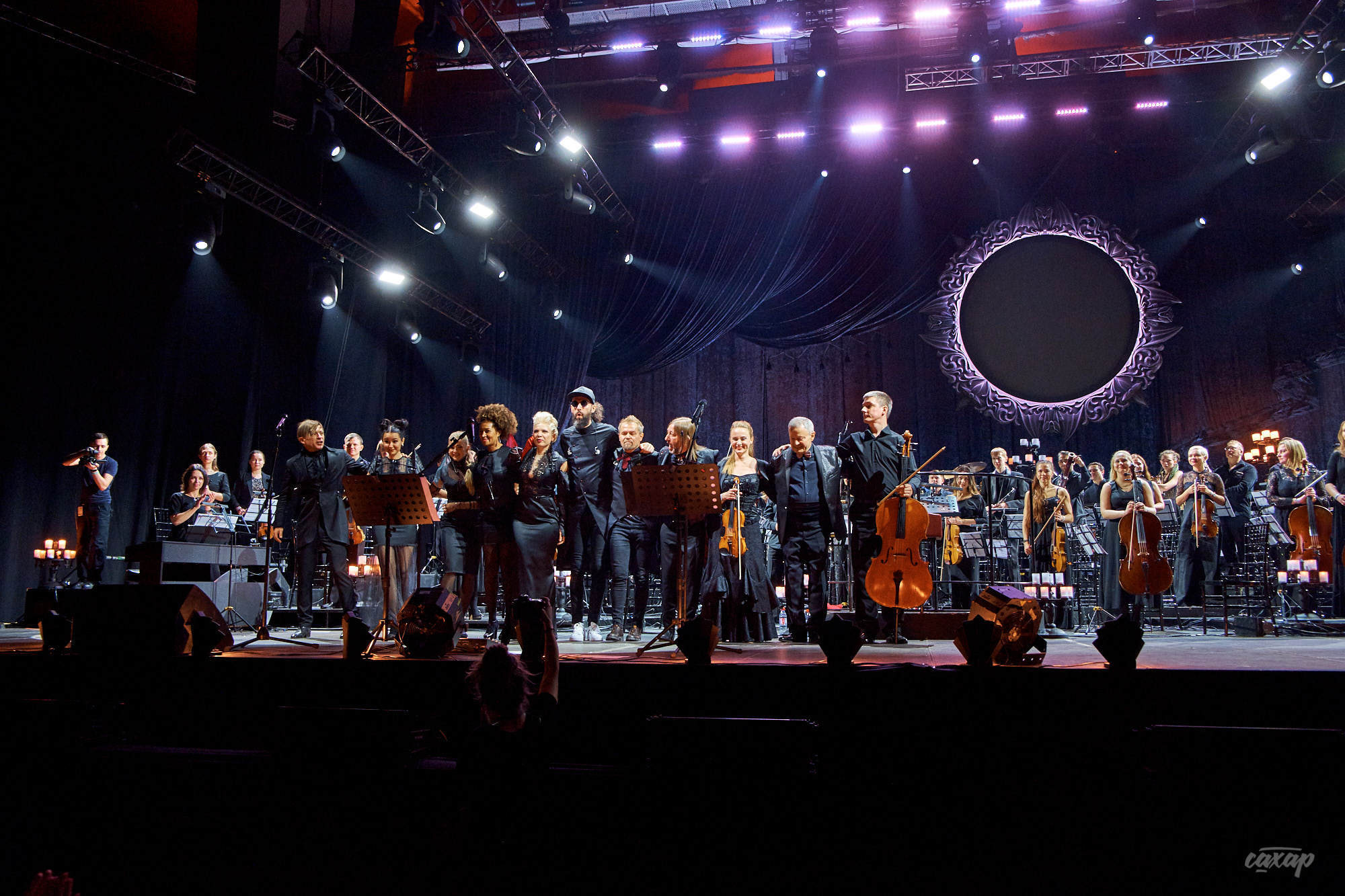 Би-2 с Симфоническим оркестром, фото с концерта. Фотограф в Екатеринбу. Профессиональный фотограф в Екатеринбурге Юра Сахар