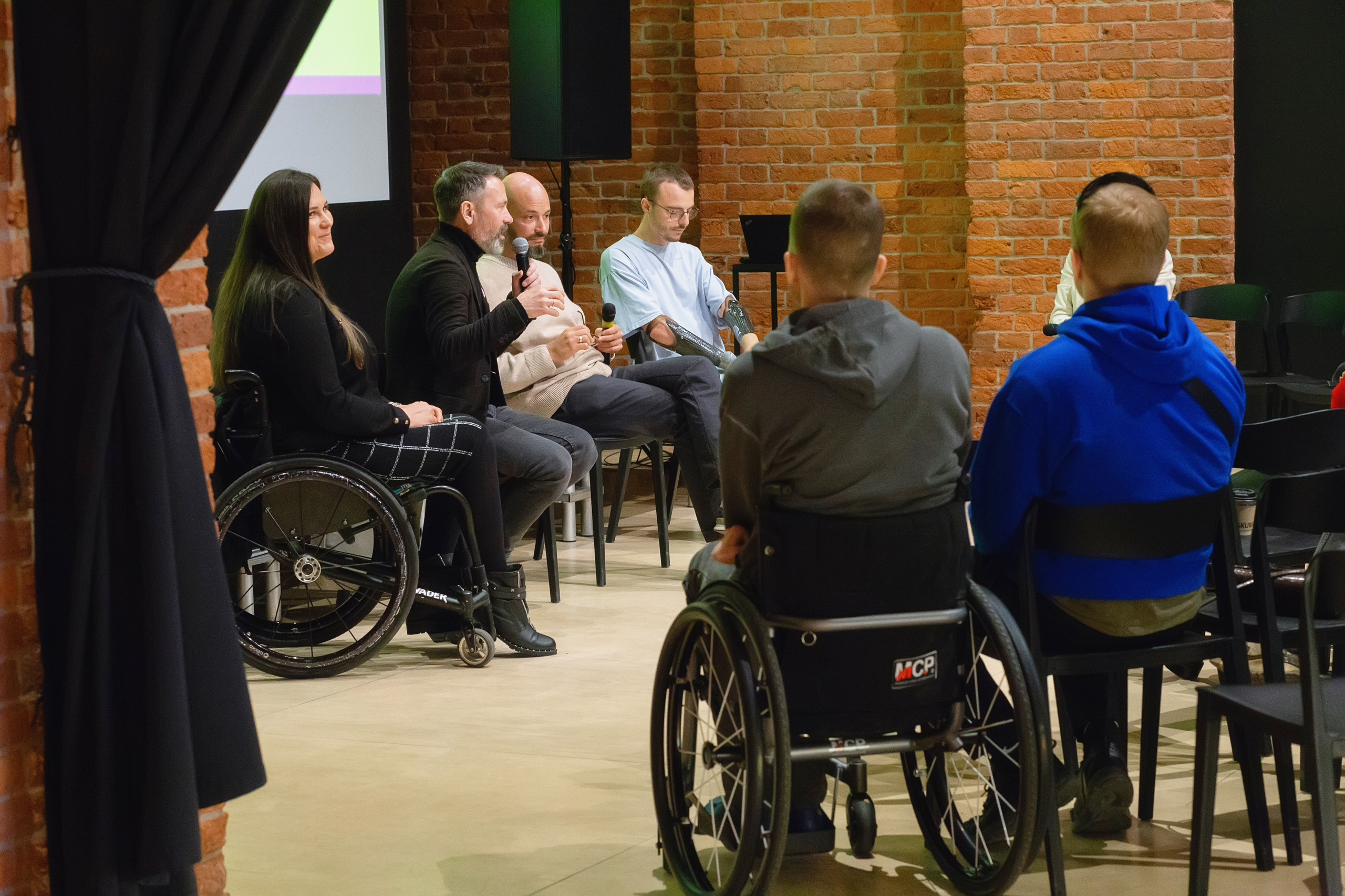 Фотосъемка дискуссии в Новой Голландии СПБ Публичное мероприятие. Портретные фотосессии, контент-съемки, репортаж