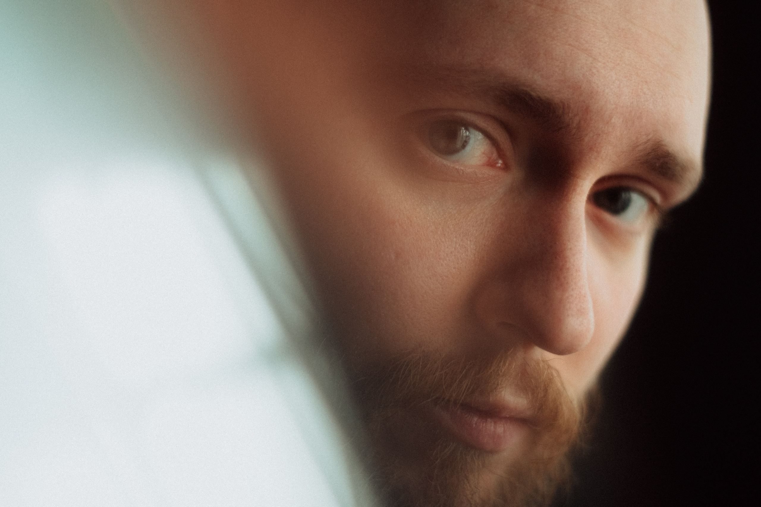 Портретная фотосессия в квартире, автопортрет