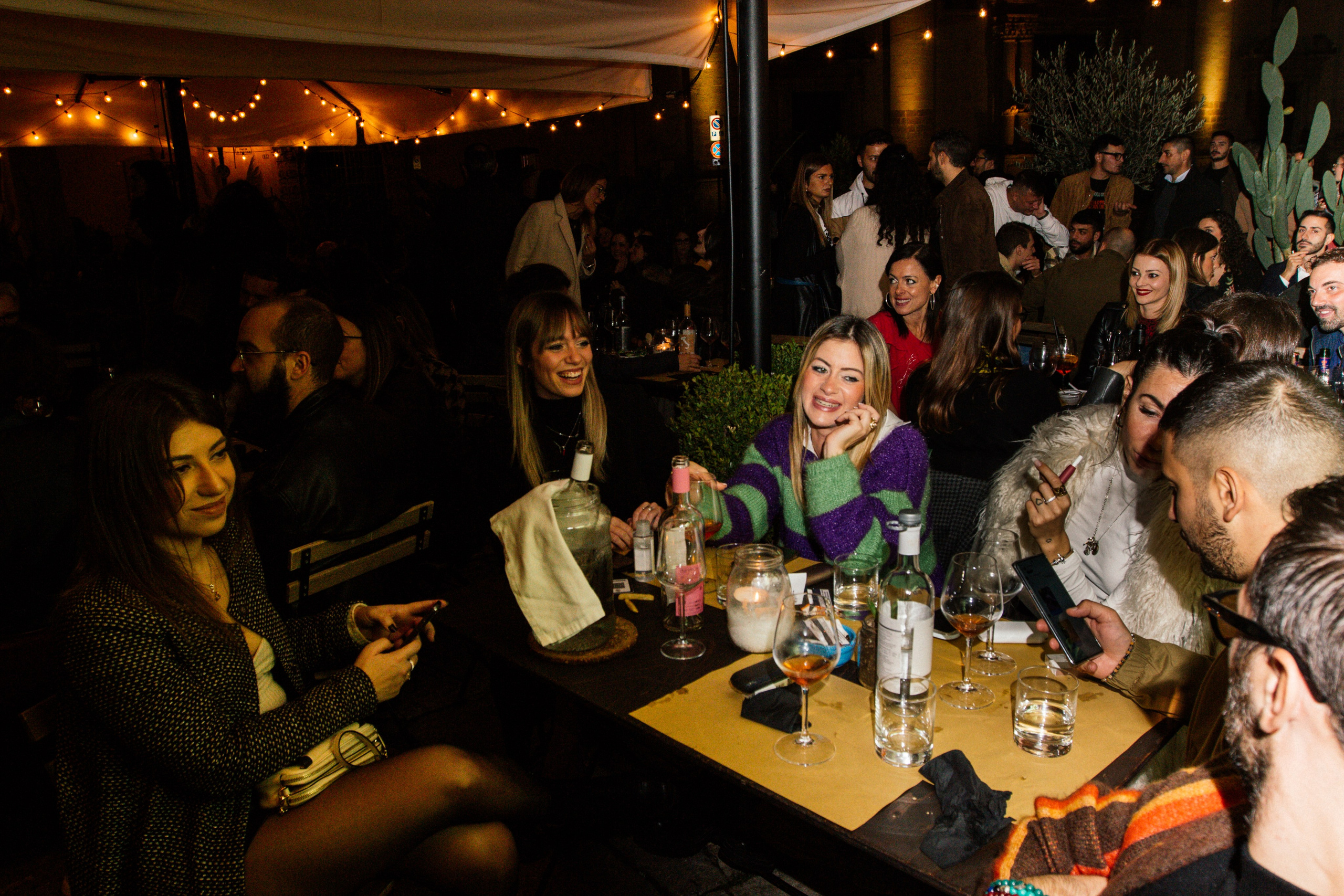 Концерт в баре (Италия). Репортажный фотограф в Санкт-Петербурге. Фотограф на мероприятие в СПБ