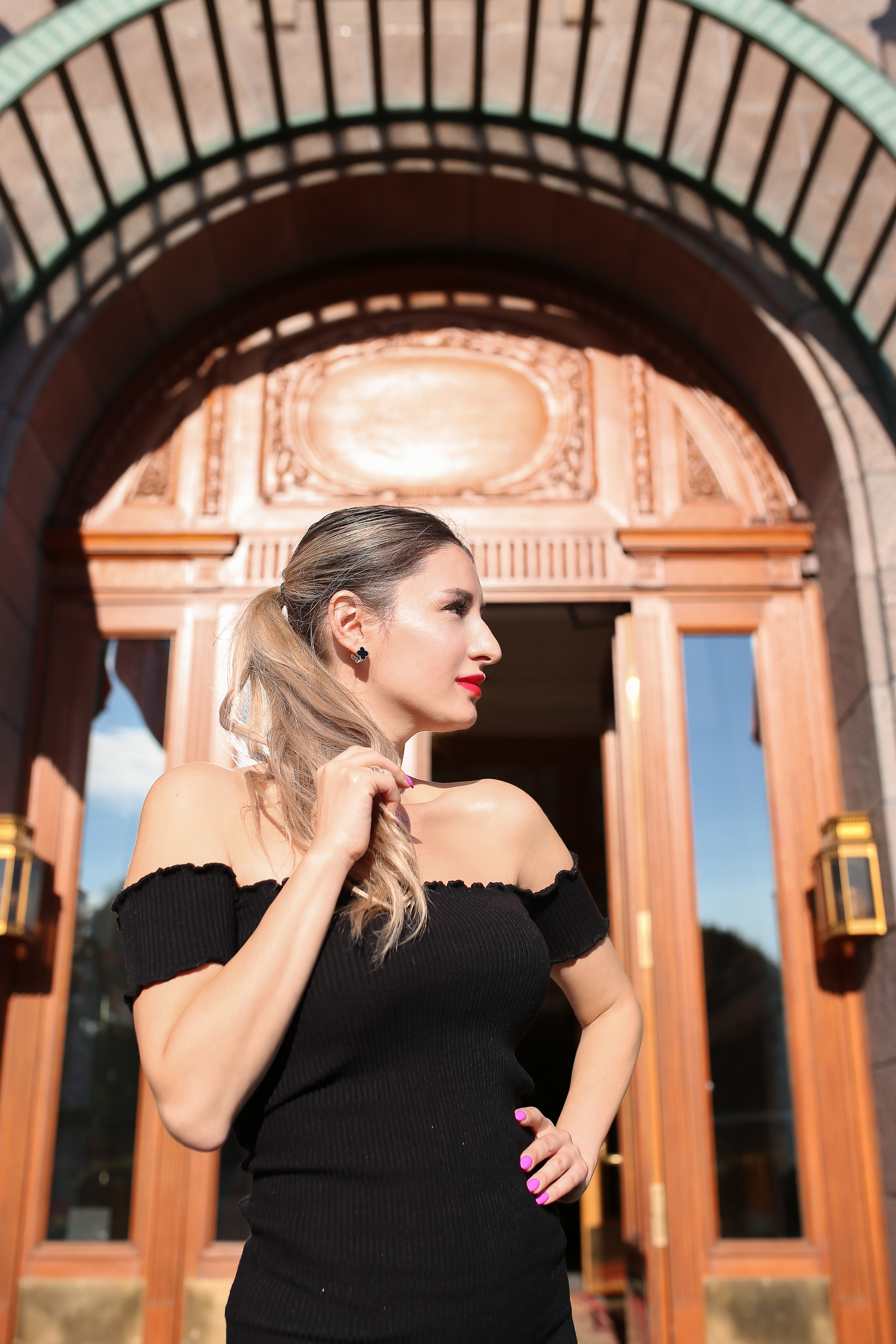 Фотопрогулка с Анной у гостиницы Астория. Одно из самых ярких мест нашего города. Фотосессия беременности, семейный фотограф в Санкт-Петербурге