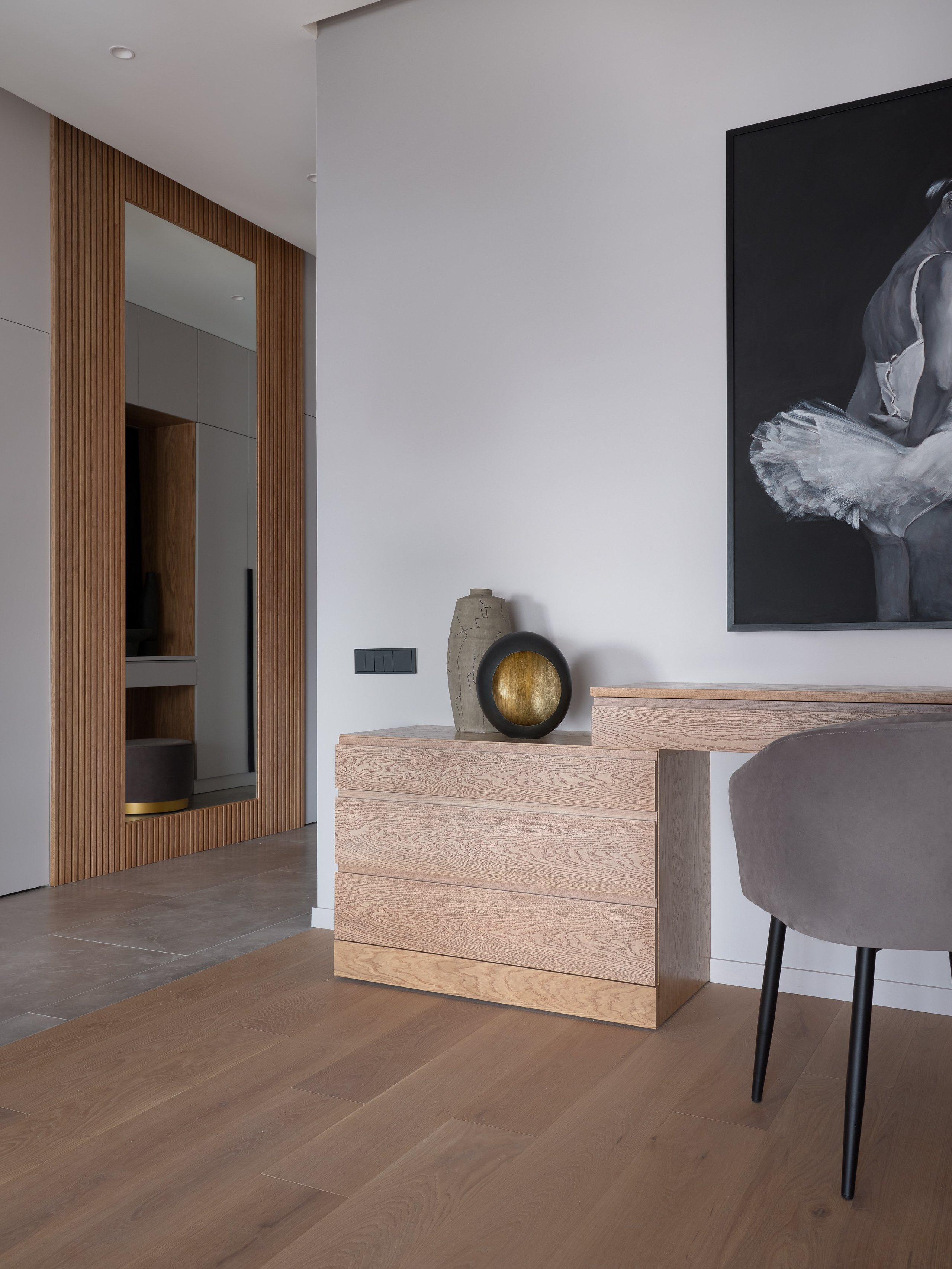 Монохром и деревянные акценты. Фотограф Наталья Вершинина