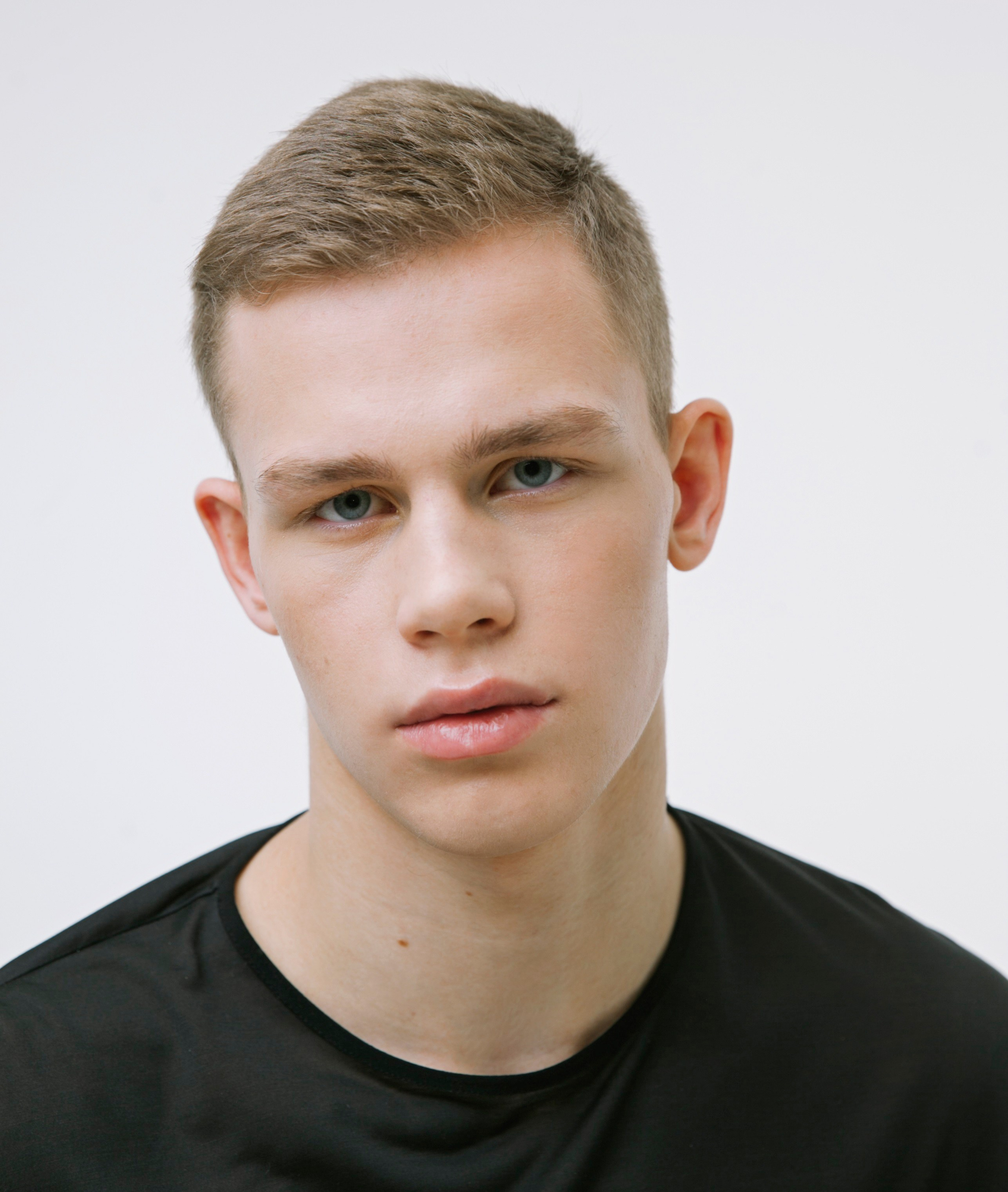 Модель для предметной съемки Герман id 29 034 С.-Пб| Sale Easy