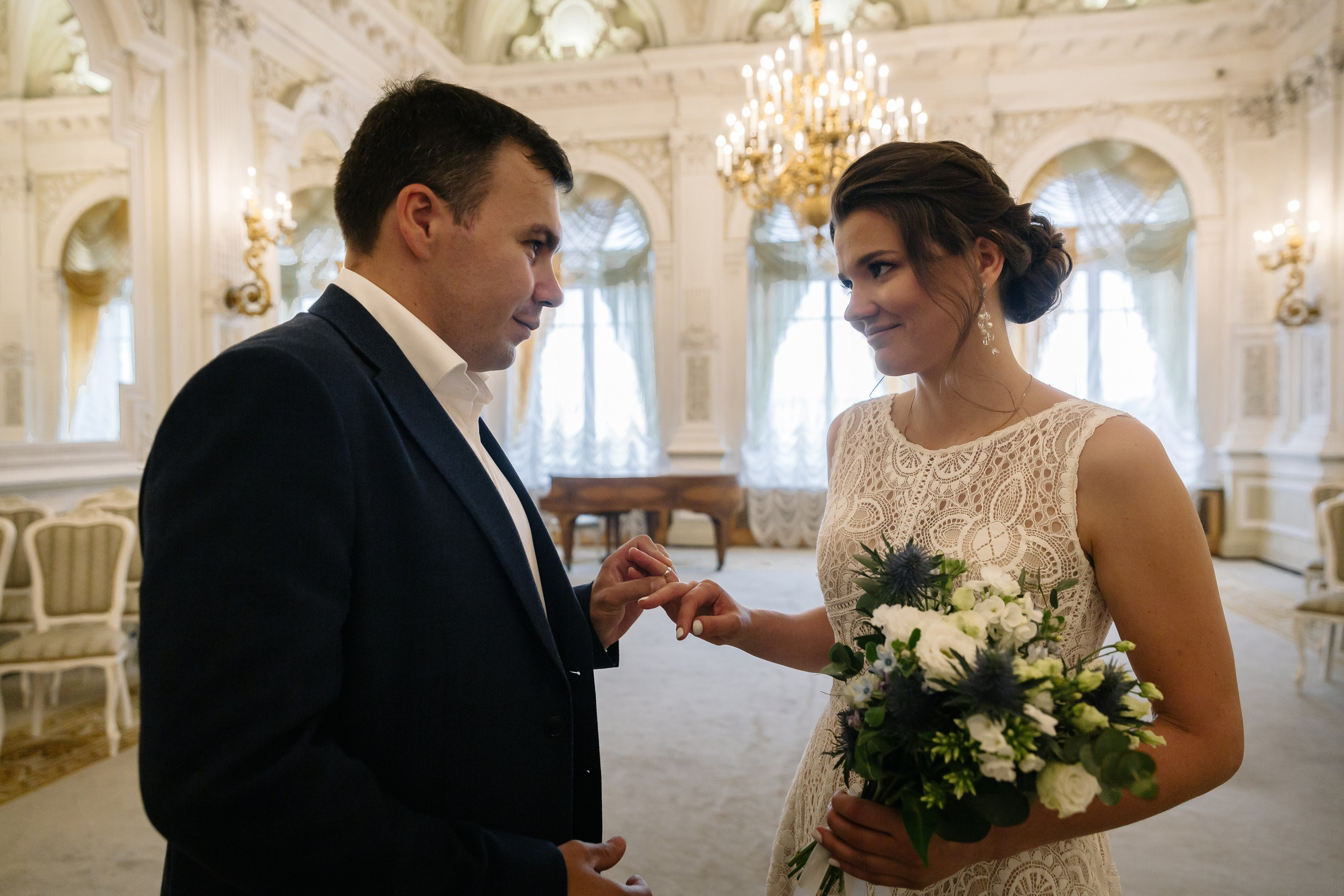 ДВОРЕЦ № 1 | Июль, Исаакиевская площадь. Свадебный фотограф в Санкт-Петербурге Полина Корзухина