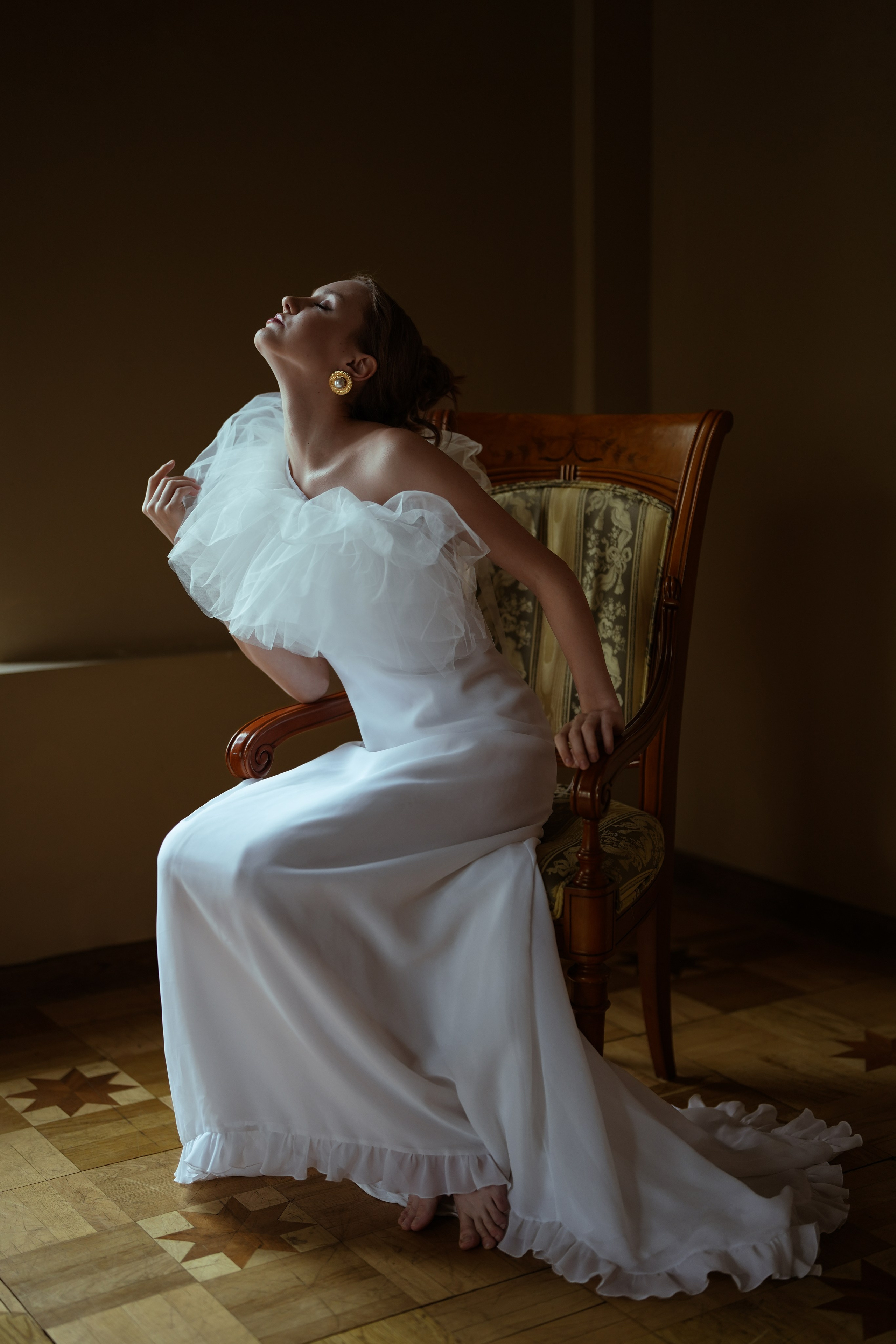 Художественная фотосессия в классическом стиле. Фотограф для женщин.