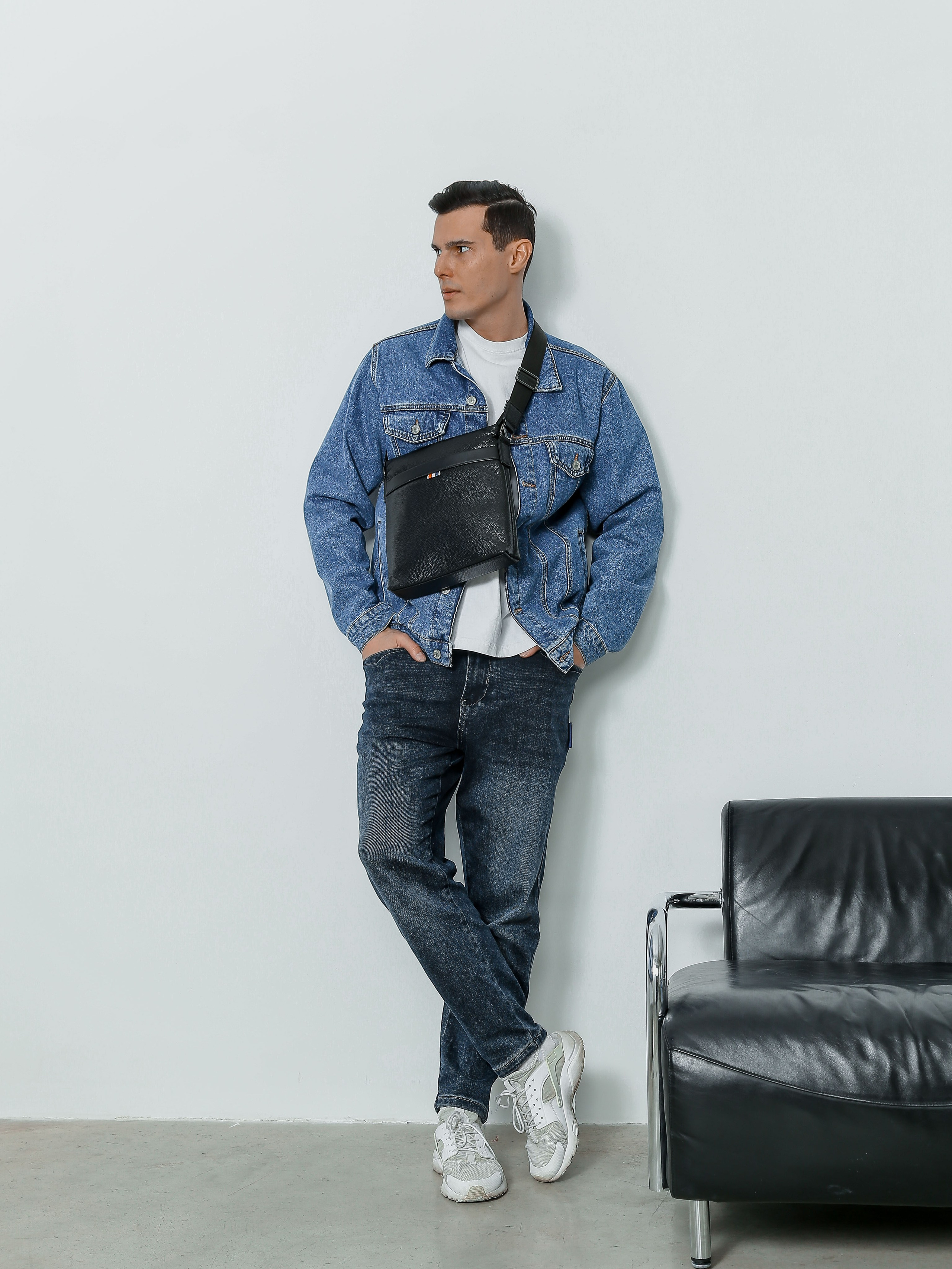 Коммерческая фотосессия мужских сумок для маркетплейсов и социальных сетей. Fashion фотограф в Санкт-Петербурге Савинова Ирина