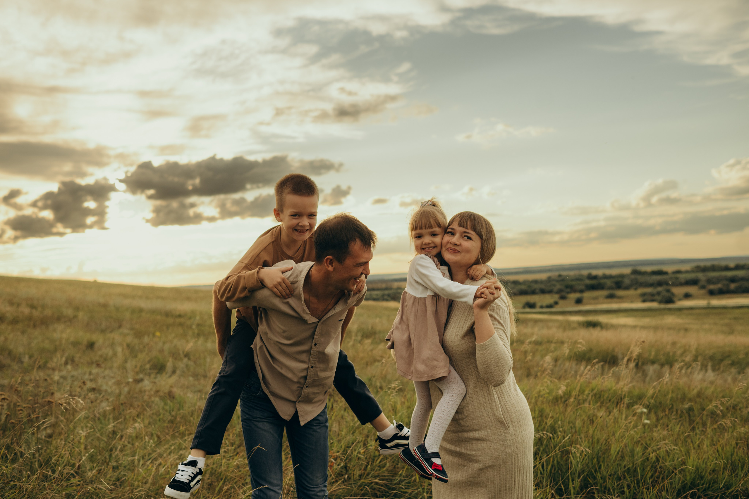 Даша Даня Ксюша Илья Саша и Ева. Свадебный и семейный фотограф в Самаре Головань Наталья