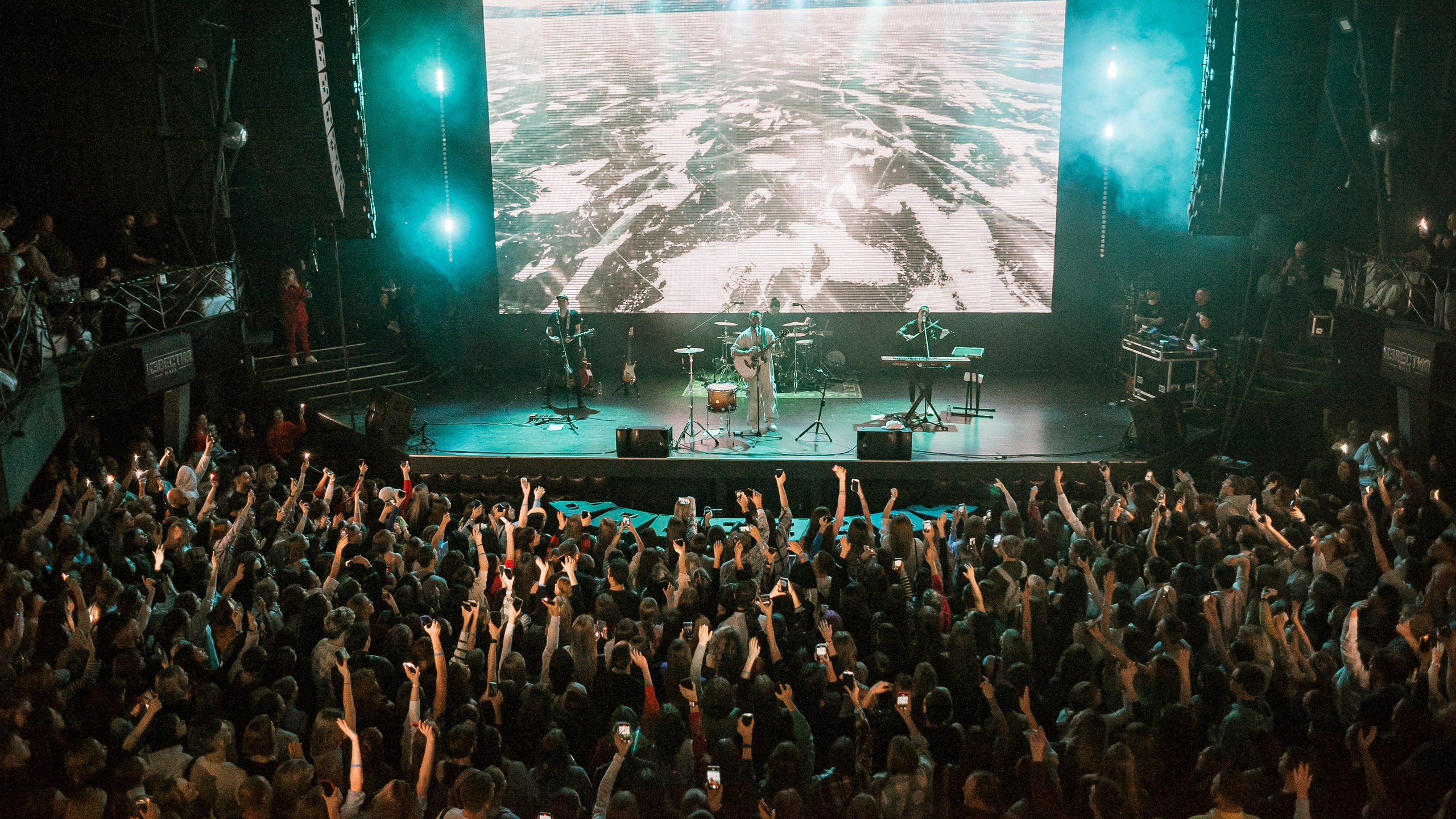 Фотограф концертов Москва. Контент-фотограф в Москве Тима Забабурин