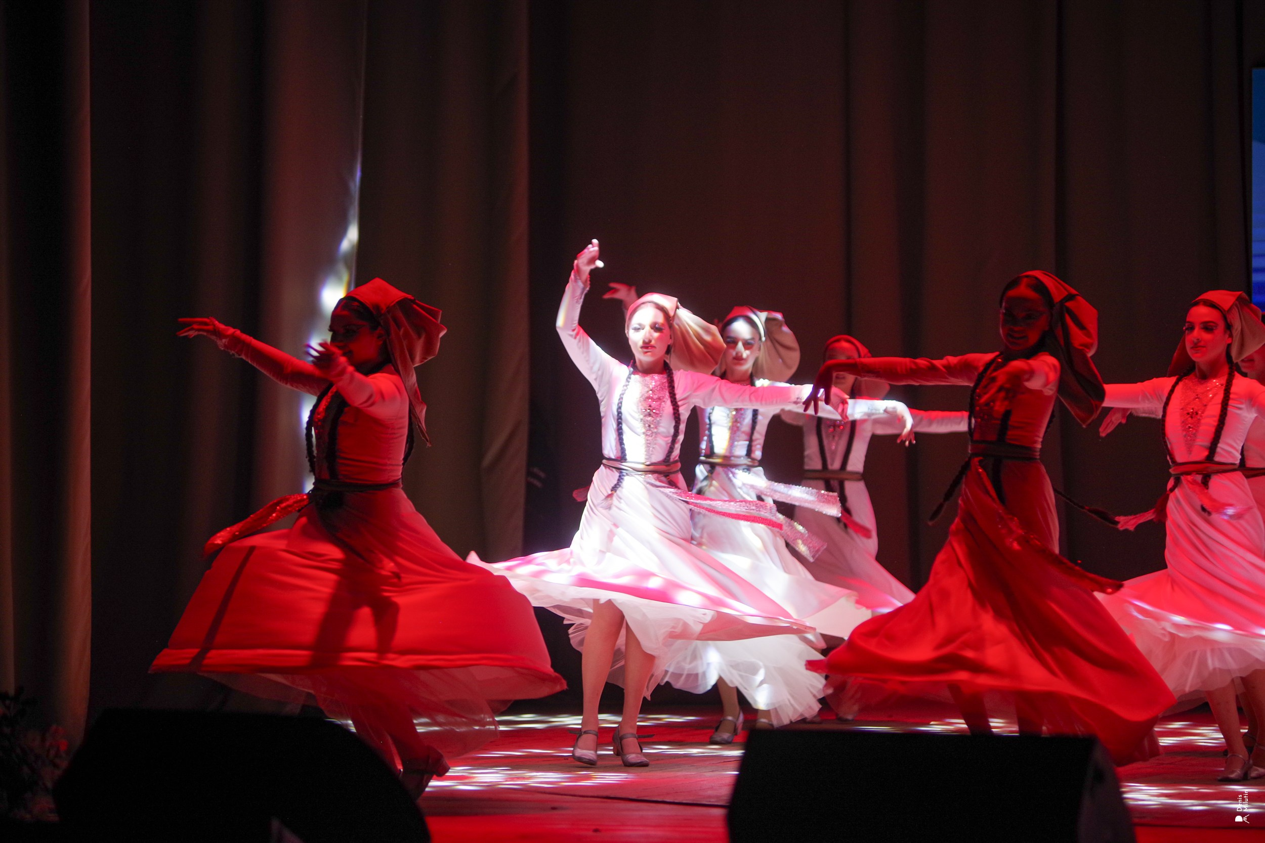 Танцы в Хоби. Портретный фотограф Денис Милютин