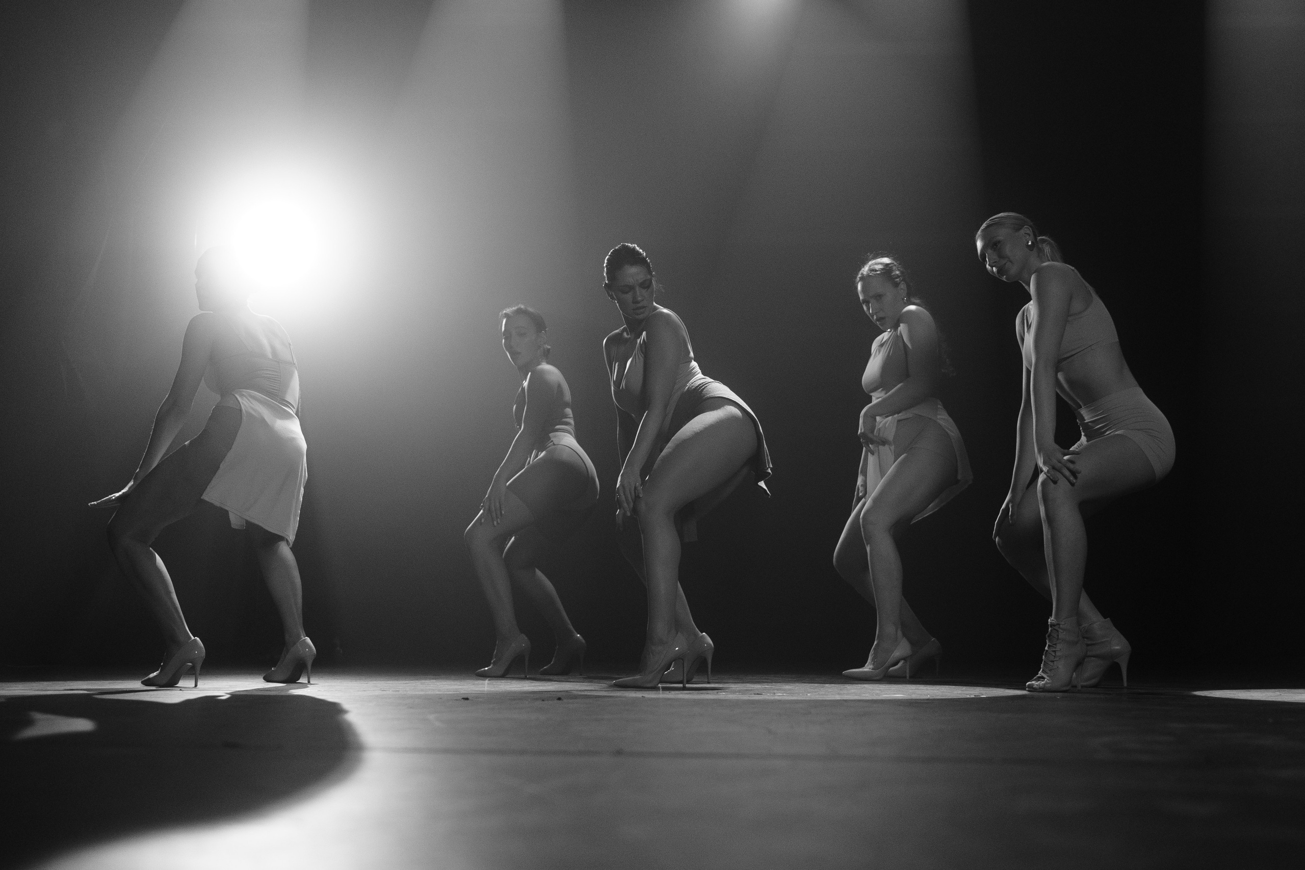 Reportage photography of dancers in the movie pavilion