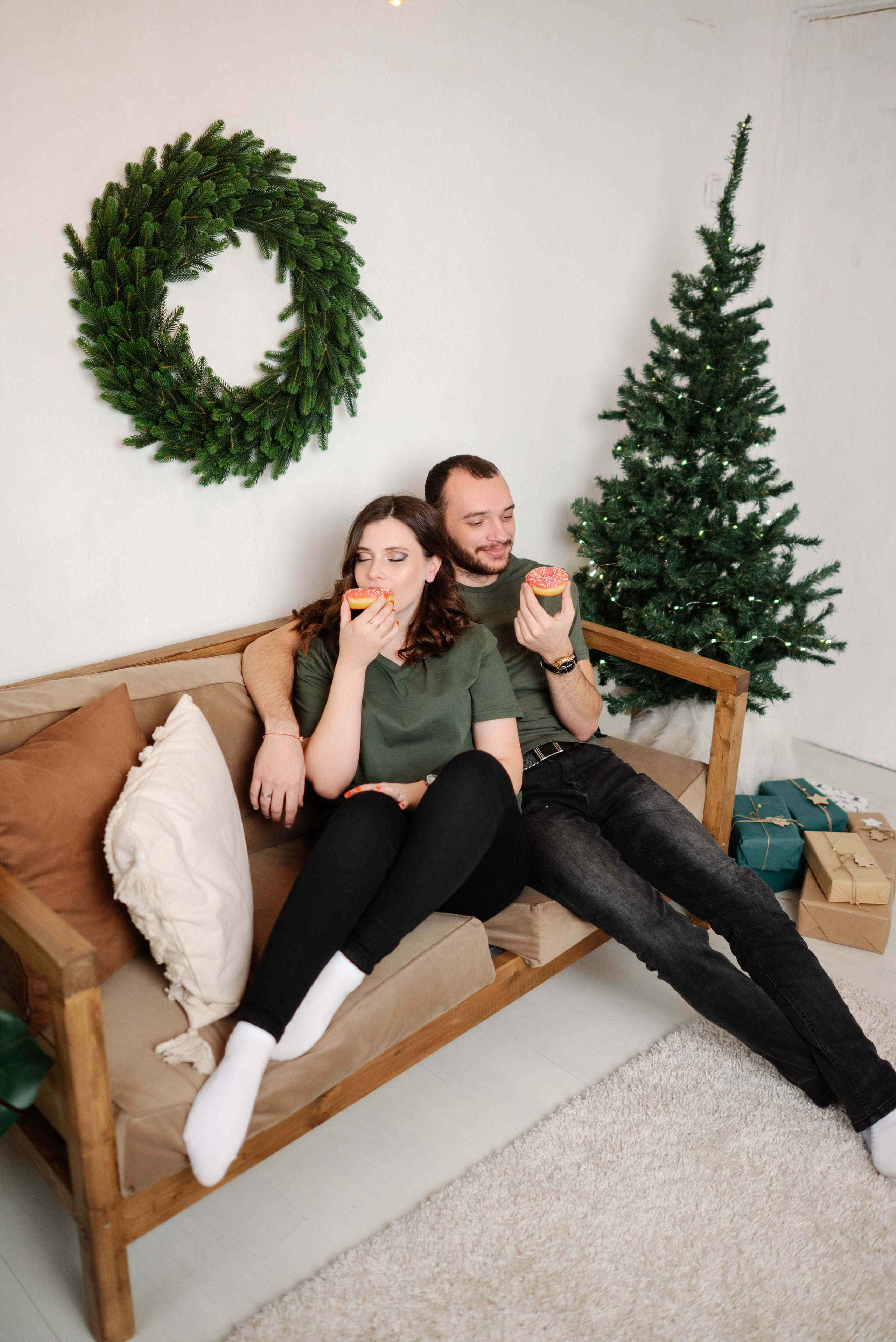 Олеся и Серёжа в уютной новогодней стилистике. Свадебный и портретный фотограф в Липецке Юлия Свит