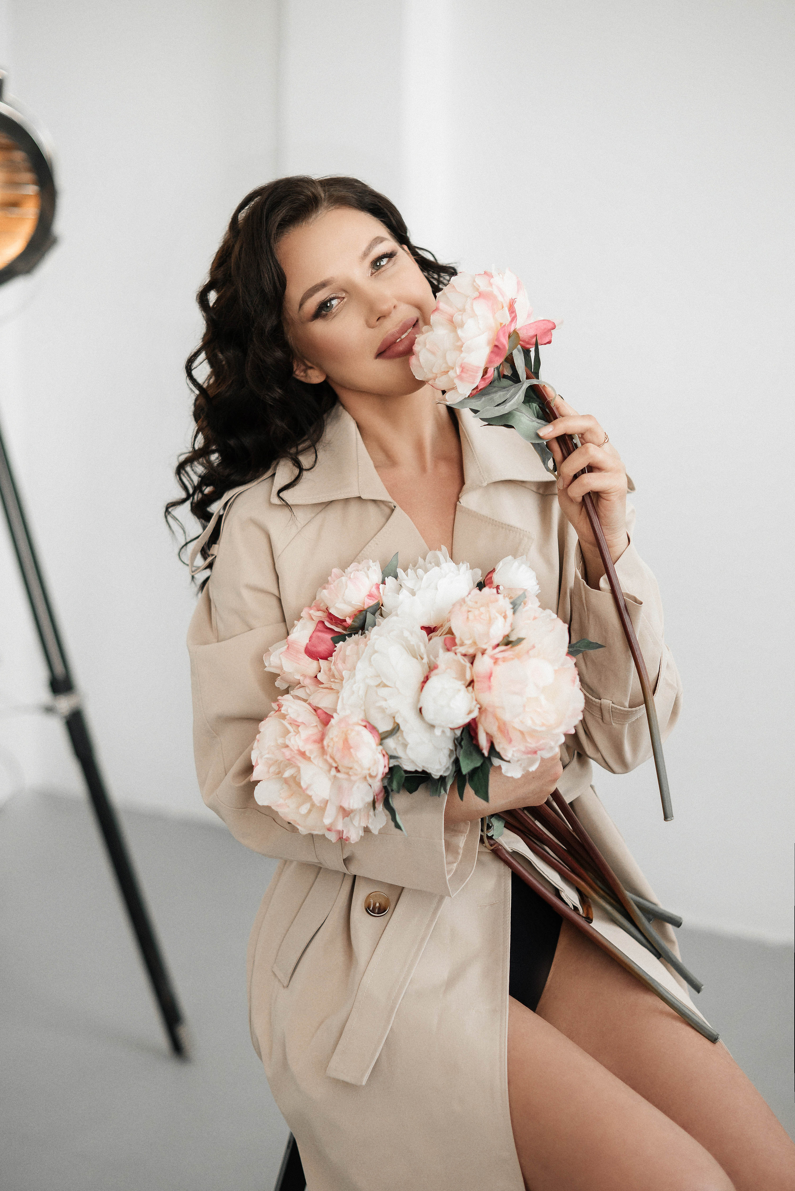 Оксана с шикарным букетом. Свадебный и портретный фотограф в Липецке Юлия Свит