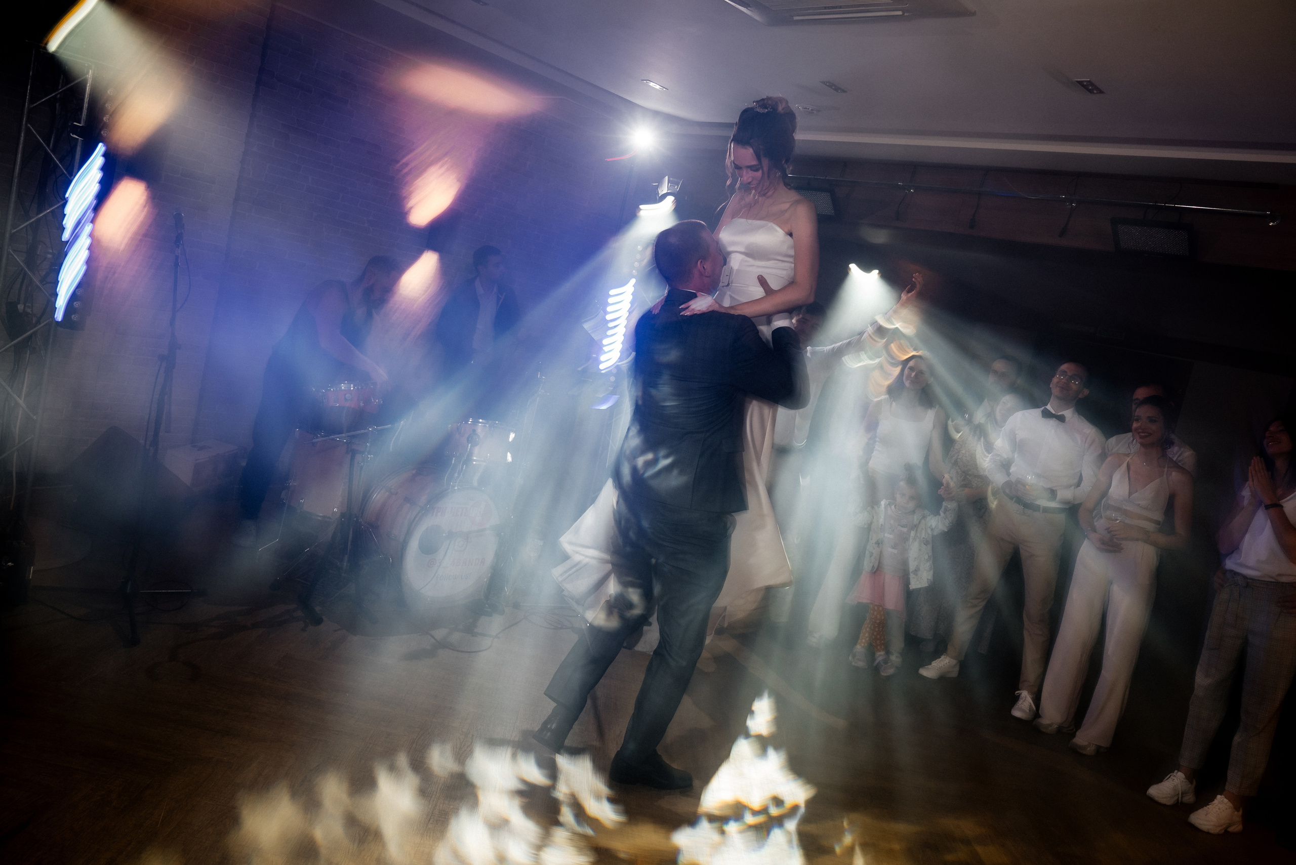 Полина и Данил (полный день в Кузнечной). Свадебный и портретный фотограф в Липецке Юлия Свит