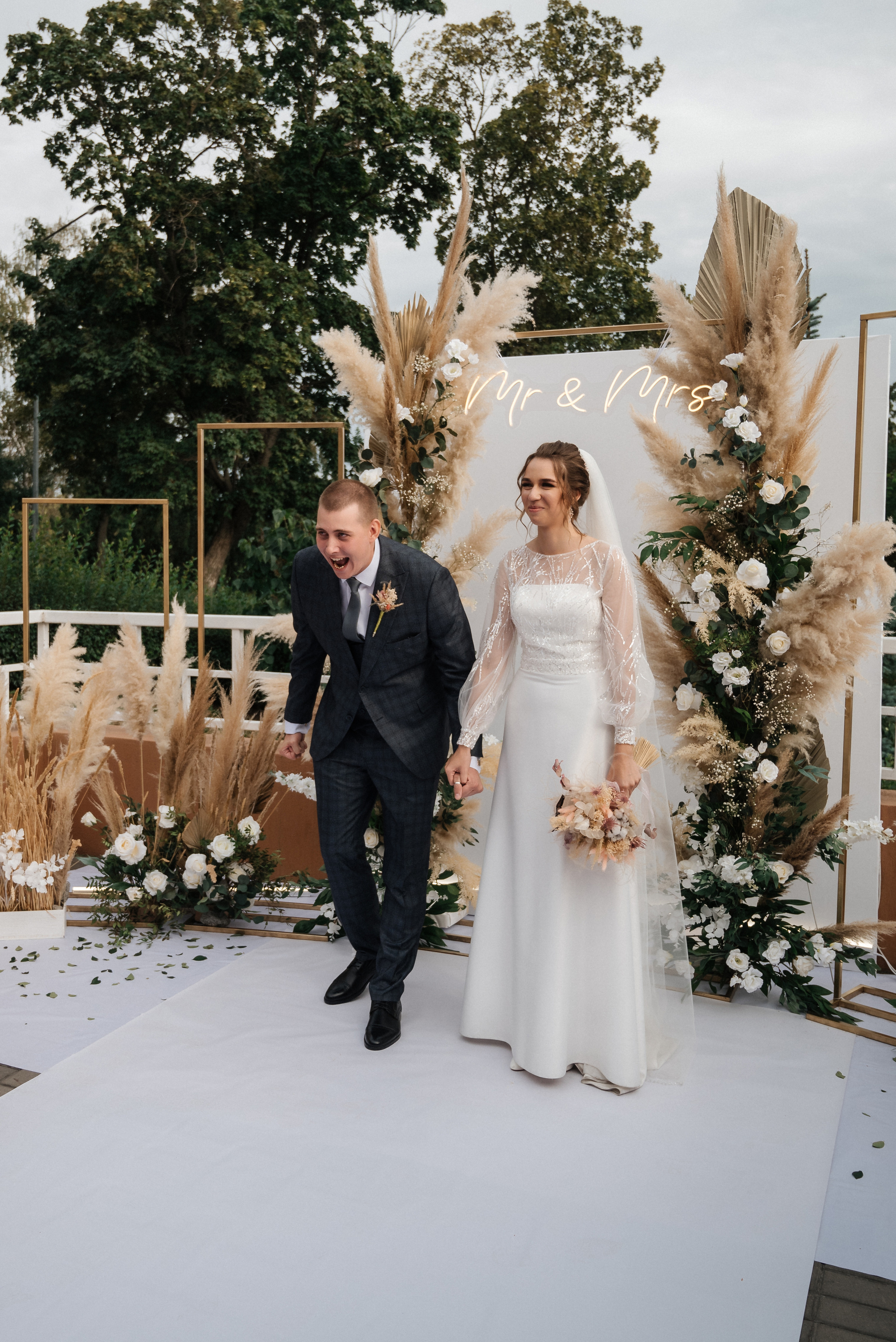 Полина и Данил (полный день в Кузнечной). Свадебный и портретный фотограф в Липецке Юлия Свит