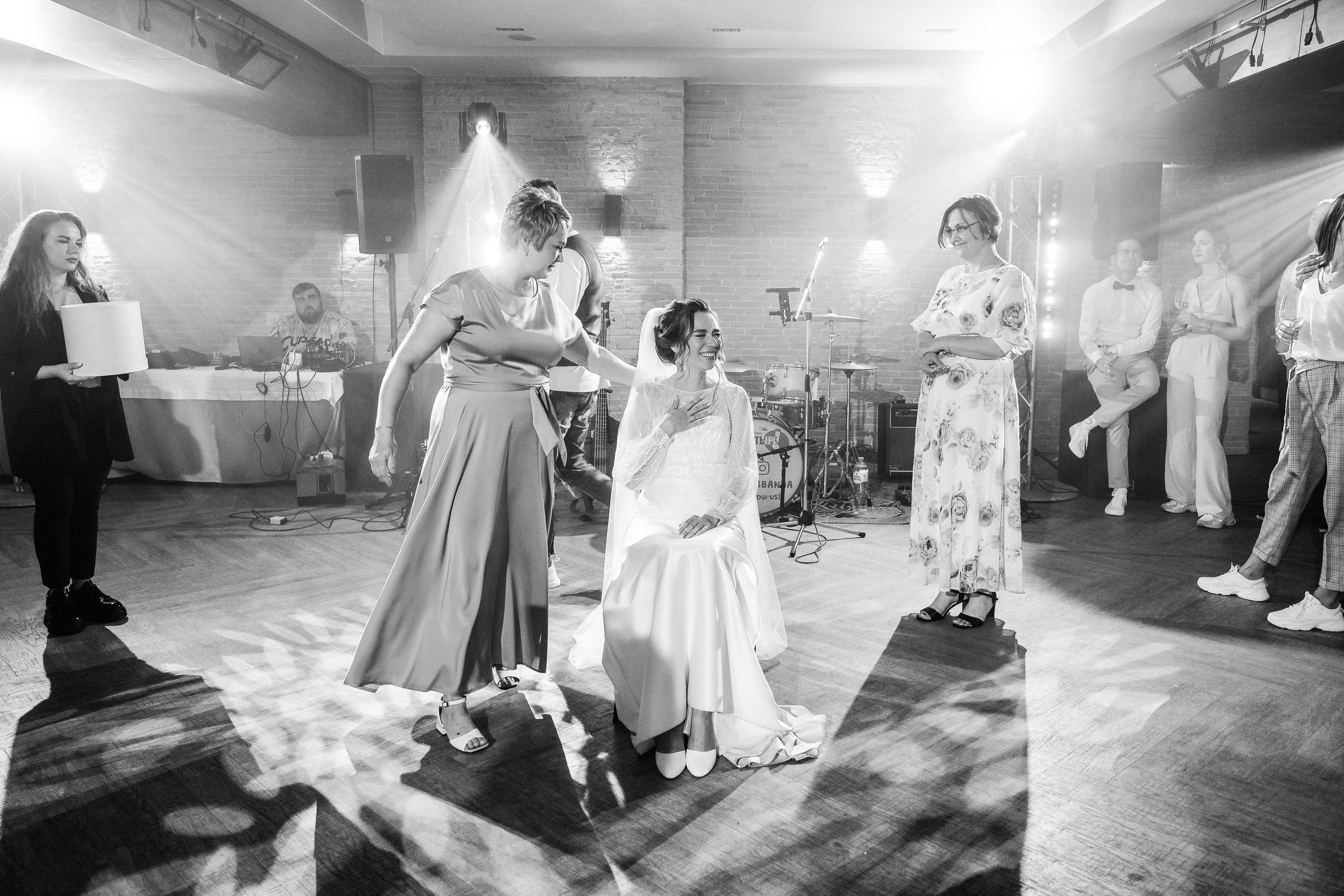 Полина и Данил (полный день в Кузнечной). Свадебный и портретный фотограф в Липецке Юлия Свит