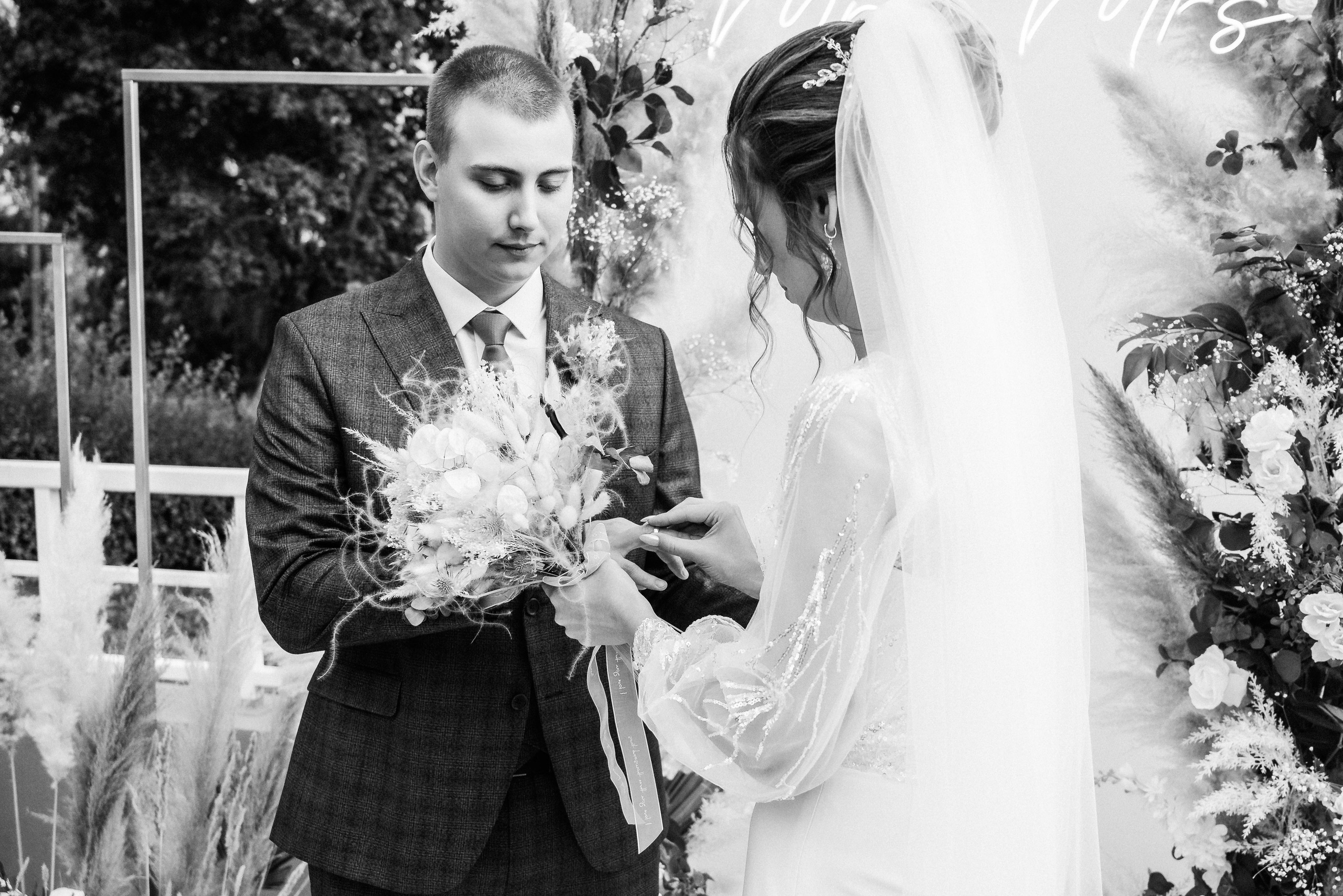 Полина и Данил (полный день в Кузнечной). Свадебный и портретный фотограф в Липецке Юлия Свит