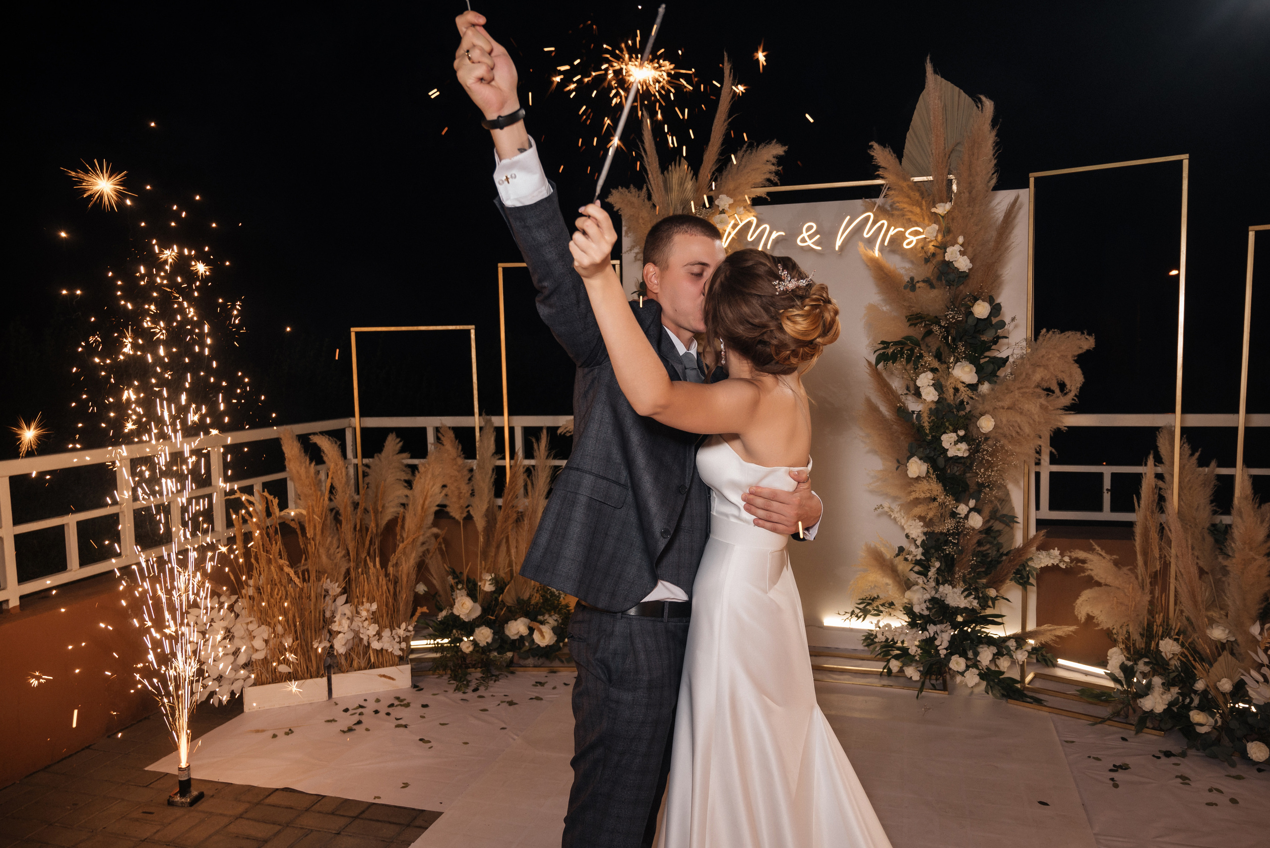 Полина и Данил (полный день в Кузнечной). Свадебный и портретный фотограф в Липецке Юлия Свит