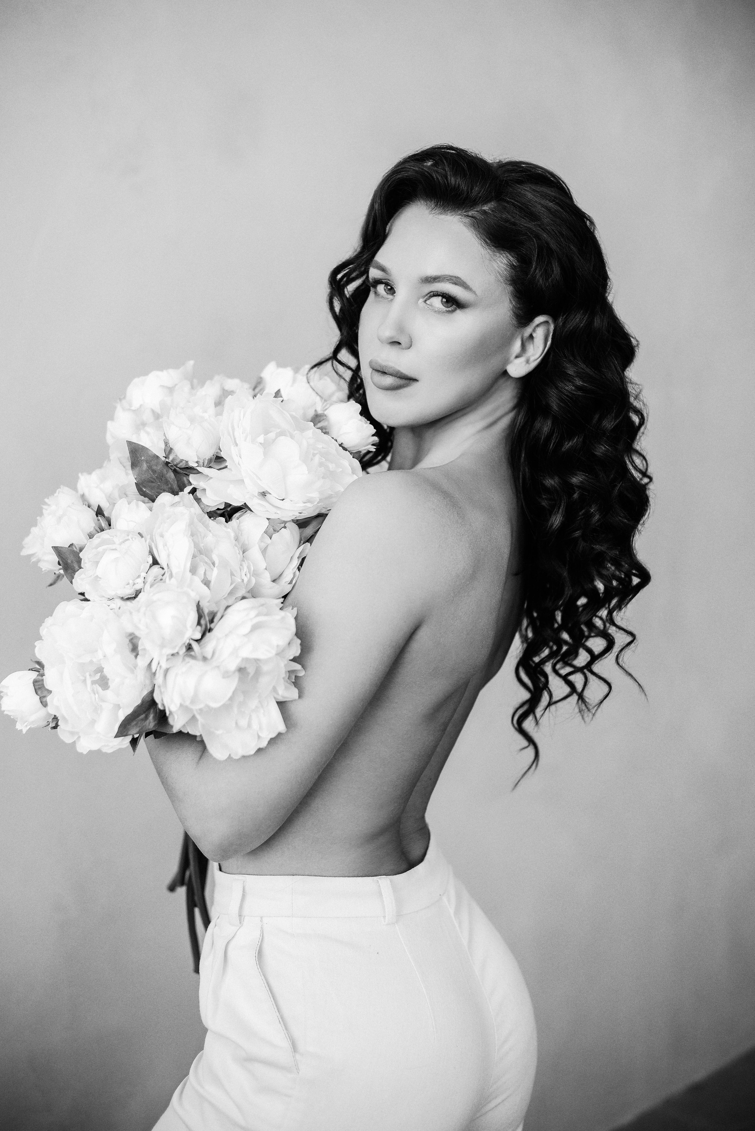 Оксана с шикарным букетом. Свадебный и портретный фотограф в Липецке Юлия Свит