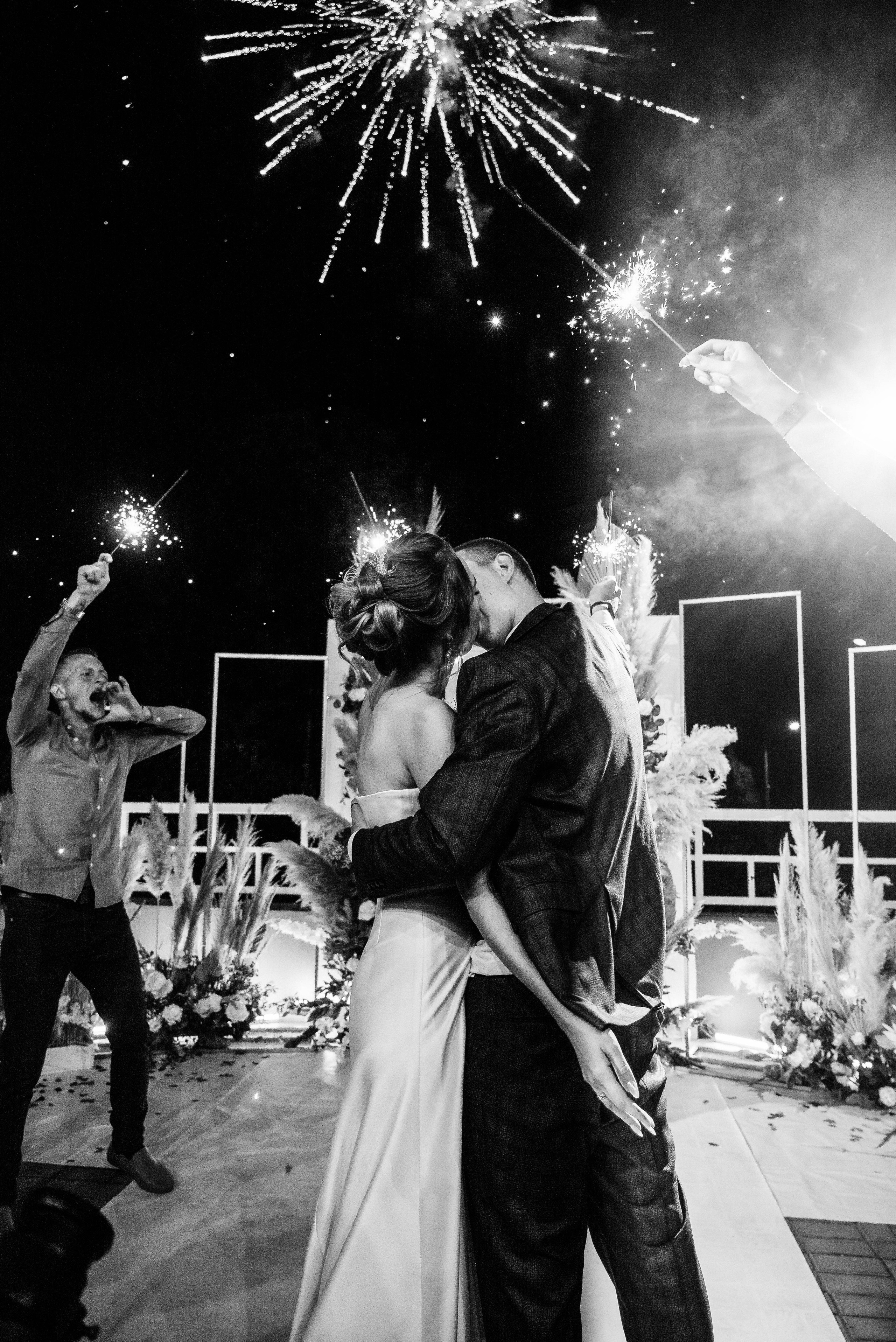 Полина и Данил (полный день в Кузнечной). Свадебный и портретный фотограф в Липецке Юлия Свит