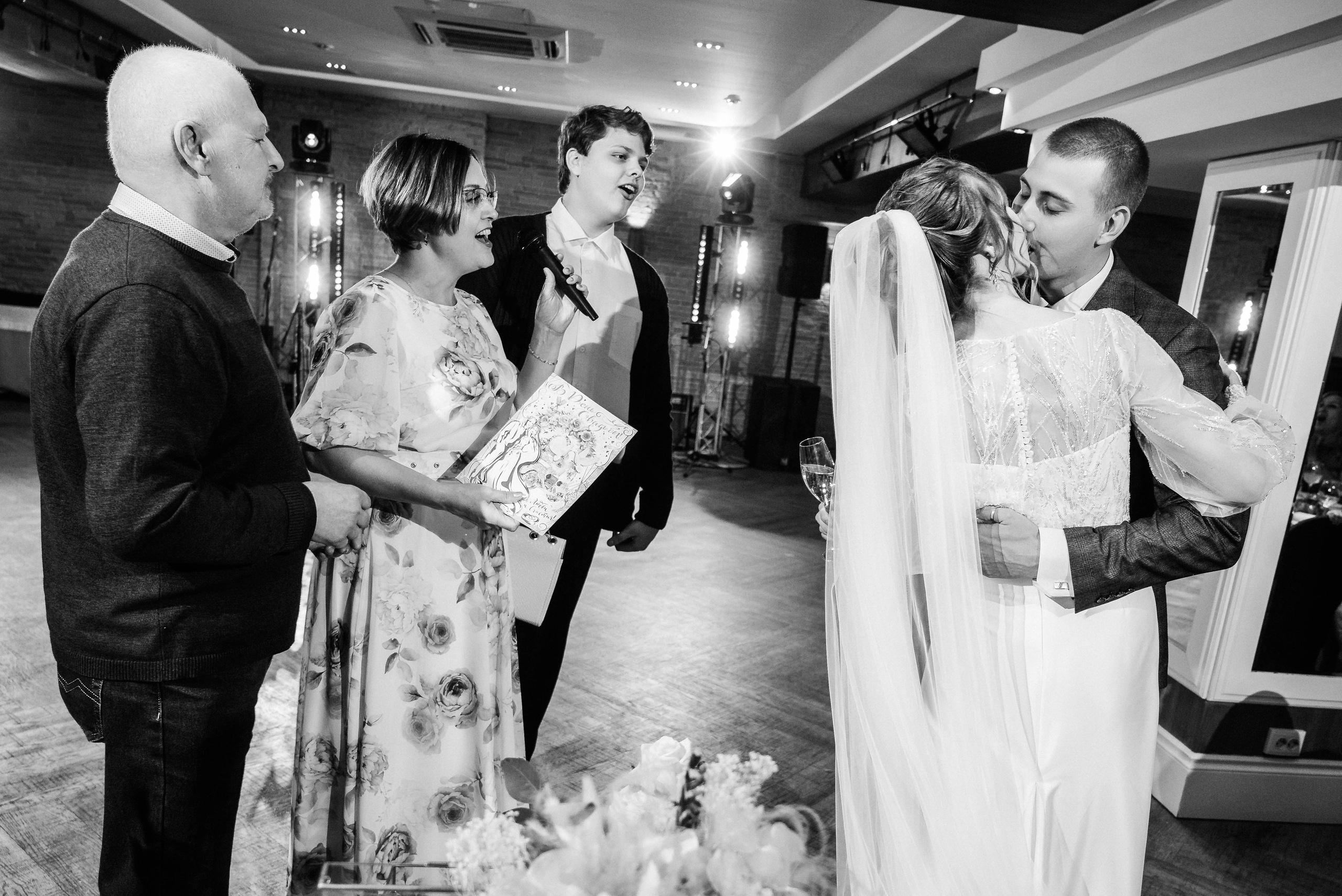 Полина и Данил (полный день в Кузнечной). Свадебный и портретный фотограф в Липецке Юлия Свит