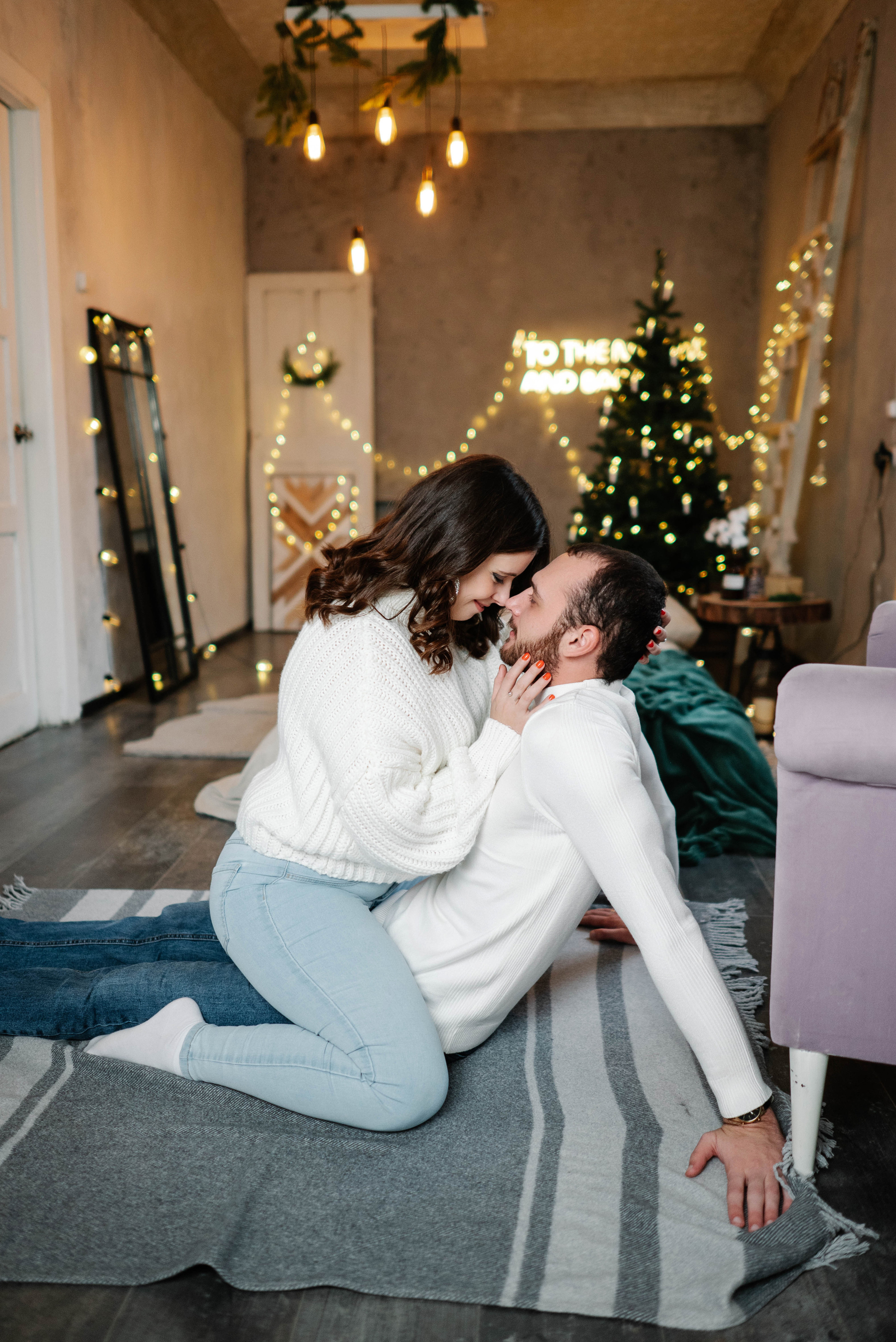 Олеся и Серёжа в уютной новогодней стилистике. Свадебный и портретный фотограф в Липецке Юлия Свит
