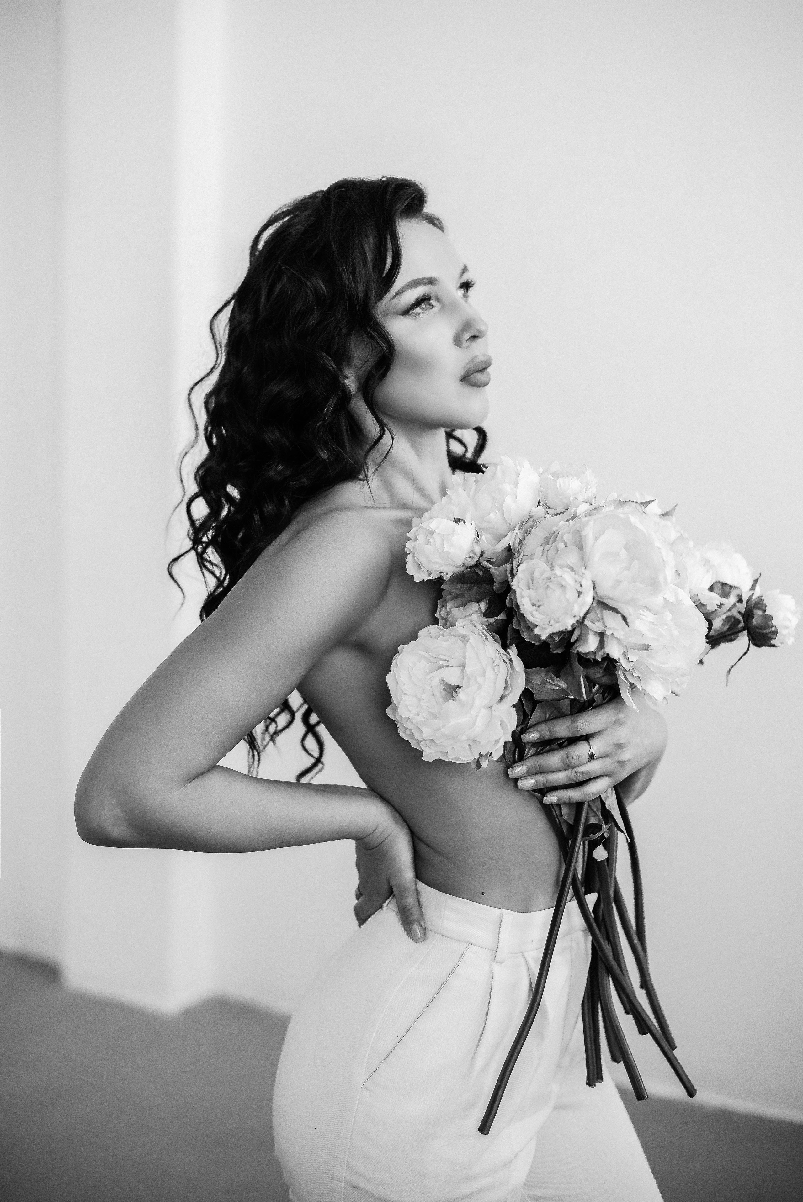 Оксана с шикарным букетом. Свадебный и портретный фотограф в Липецке Юлия Свит