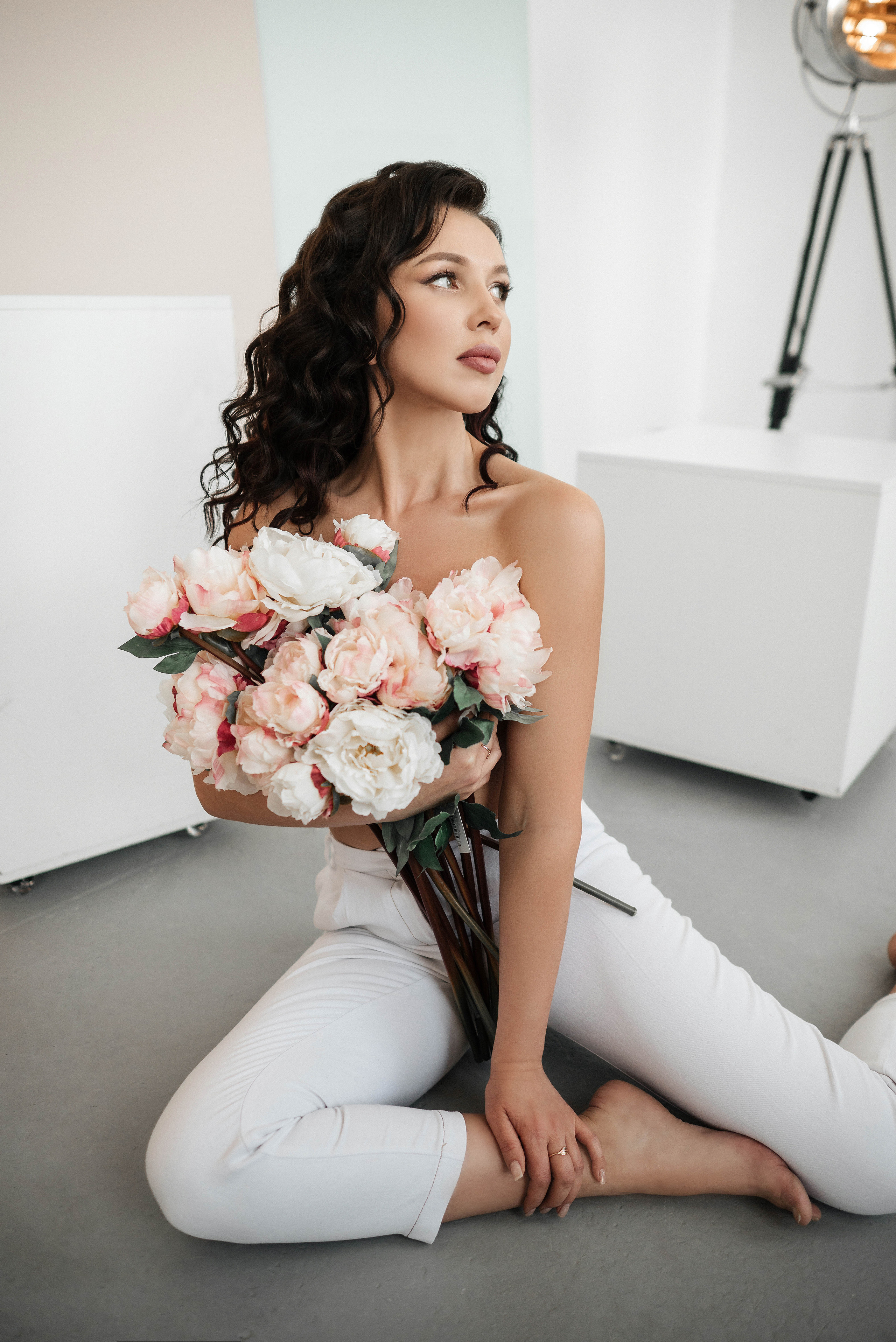 Оксана с шикарным букетом. Свадебный и портретный фотограф в Липецке Юлия Свит