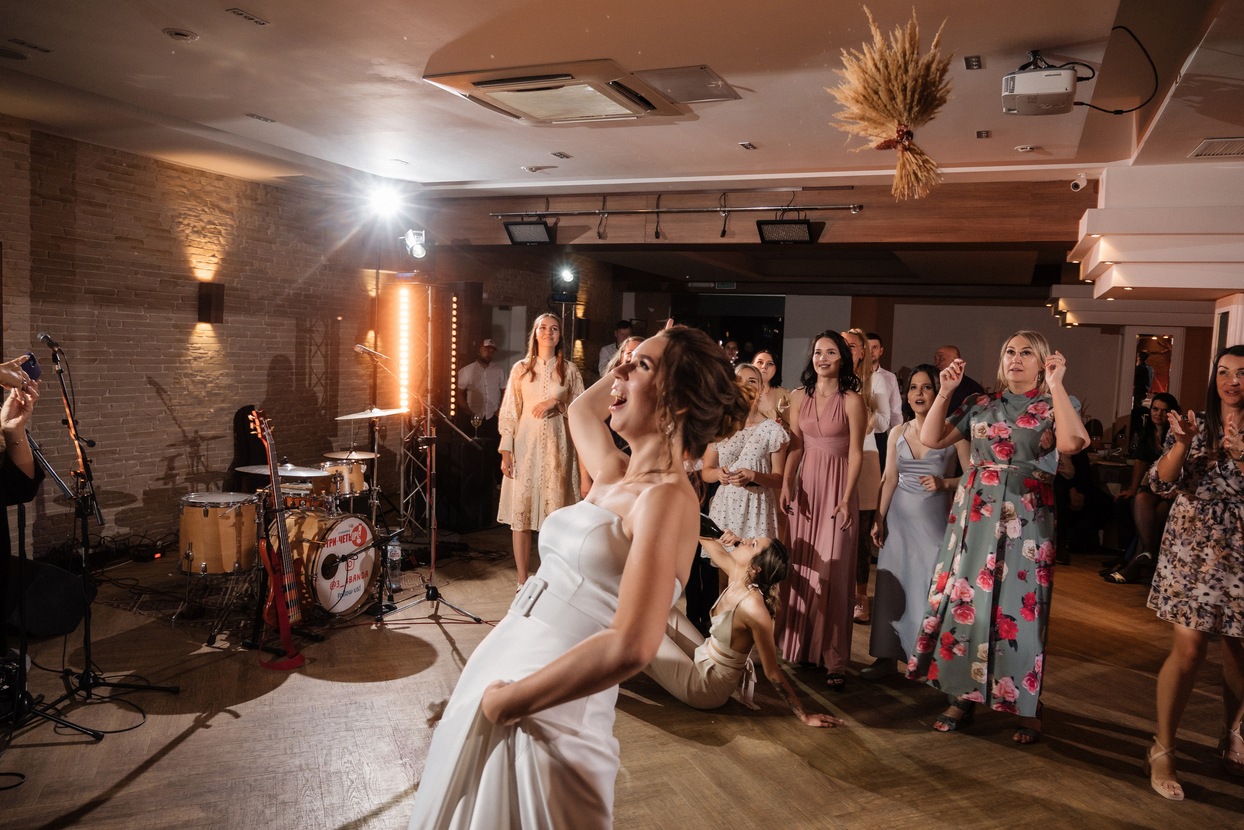 Полина и Данил (полный день в Кузнечной). Свадебный и портретный фотограф в Липецке Юлия Свит