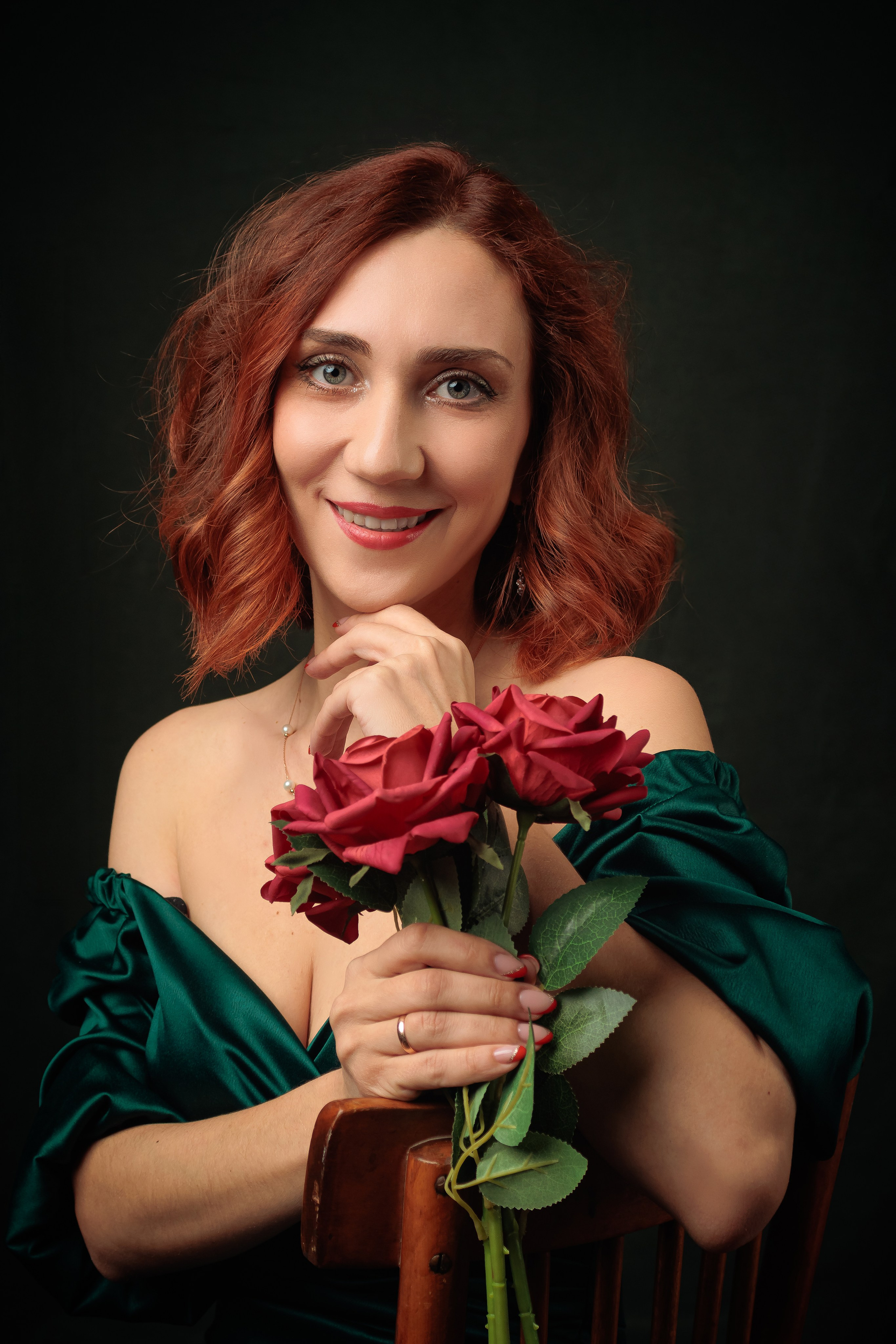 женская фотосессия с розами, женский портрет с розами, новосибирск, академгородок, фотограф Анатолий Билута 