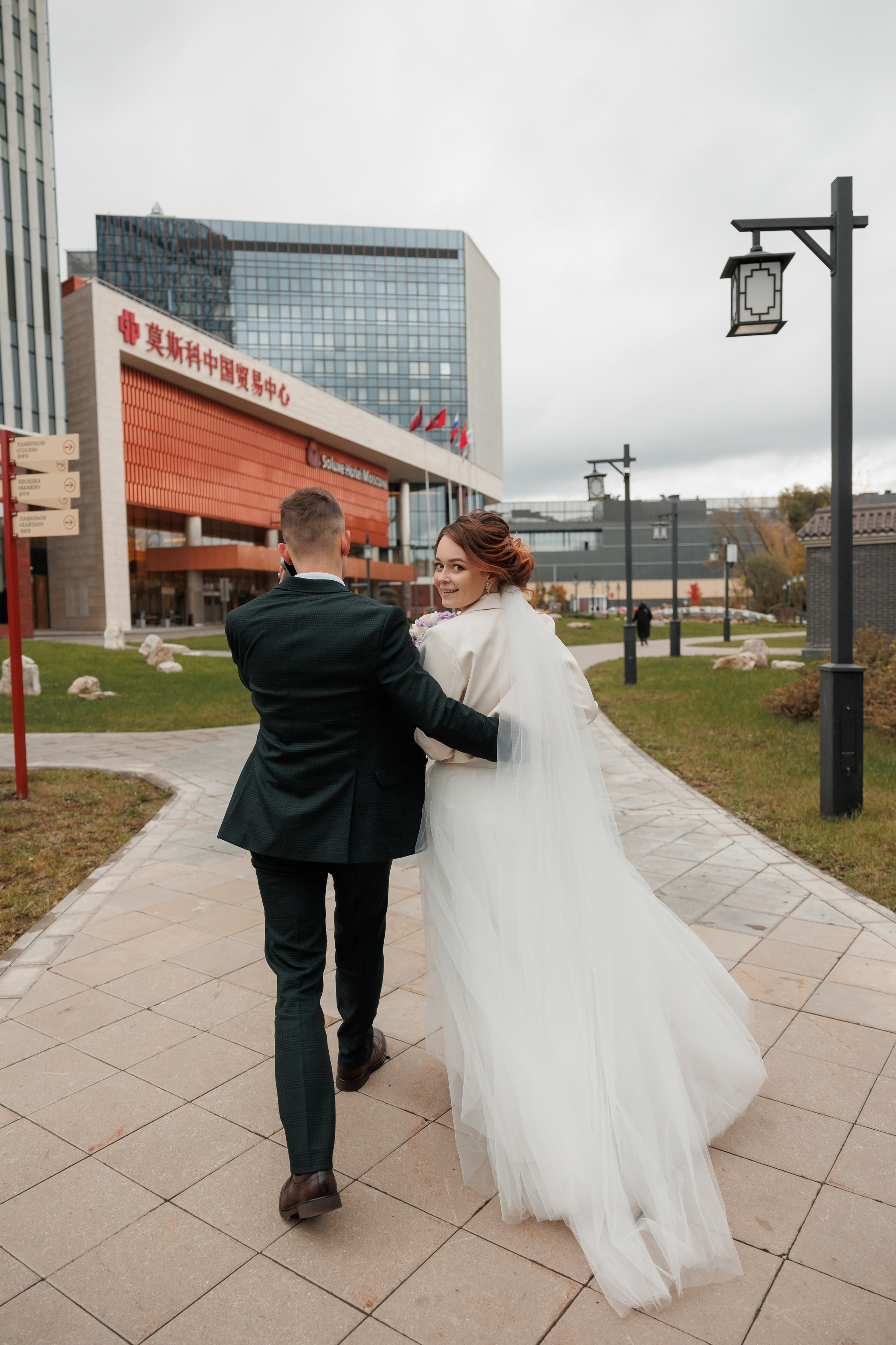 Константин и Дарья, ЗАГС ВДНХ, отель Soluxe, ресторан «Антик». Свадебный и репортажный фотограф (Москва, Королев и другие)