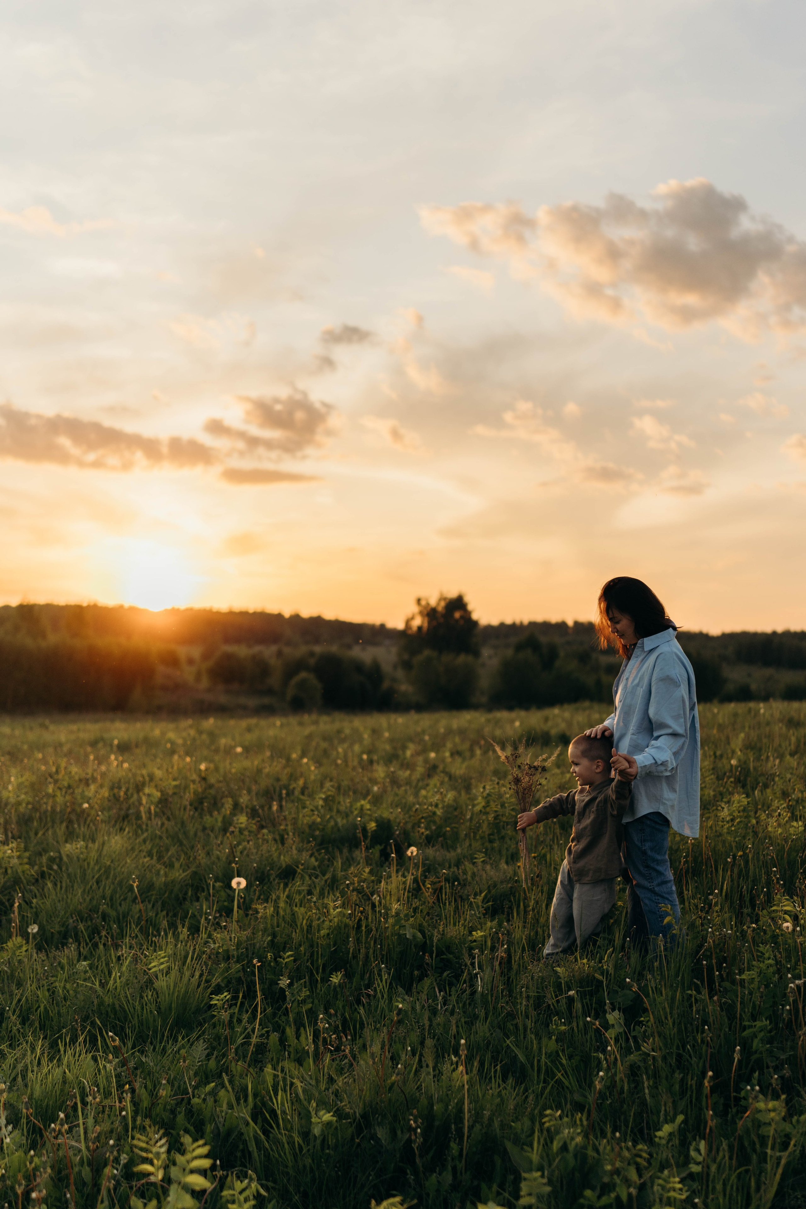 Семейная фотосессия на закате. Семейный и портретный фотограф во Владимире и Суздале