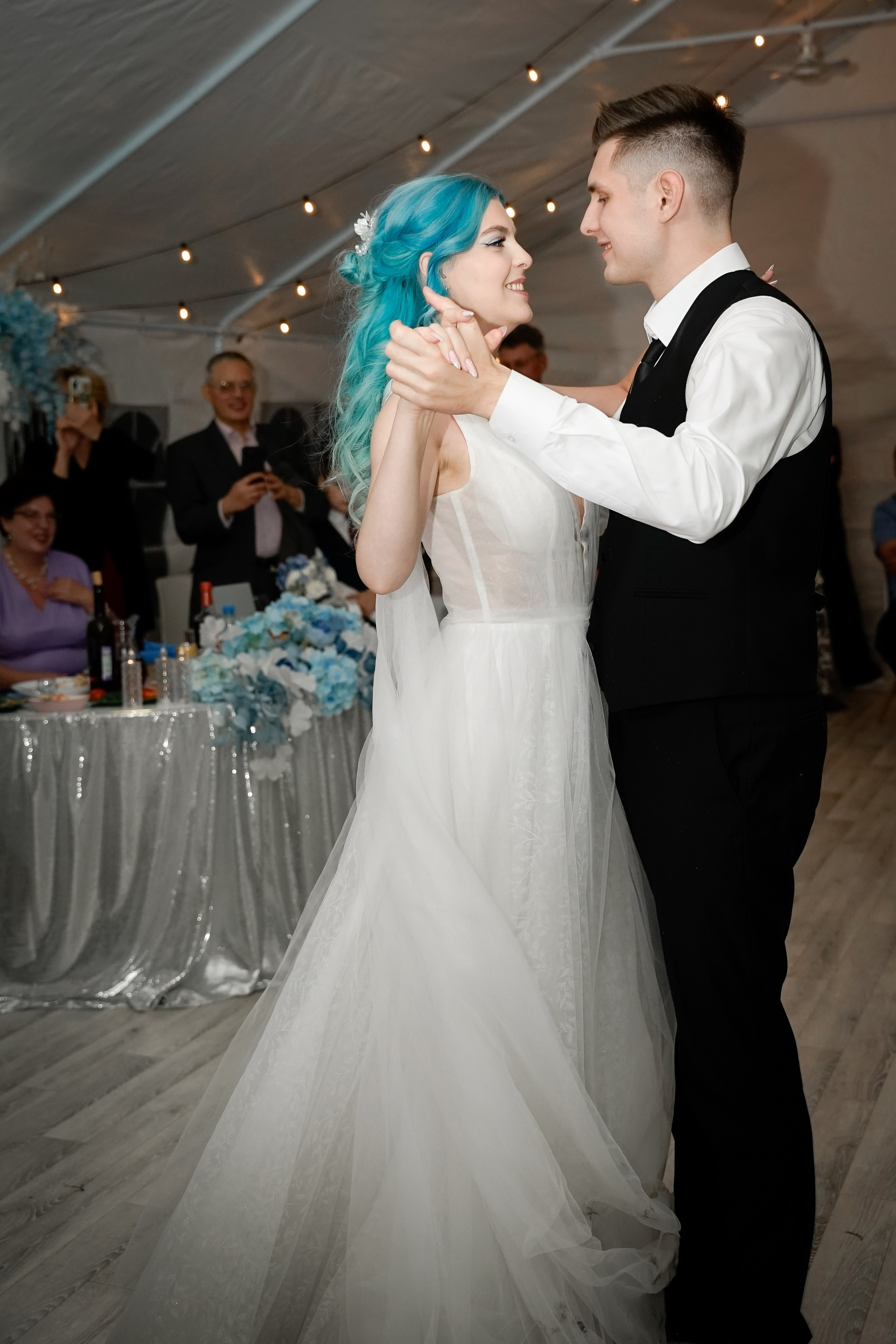 Свадебная прогулка в парке Екатеринбурга