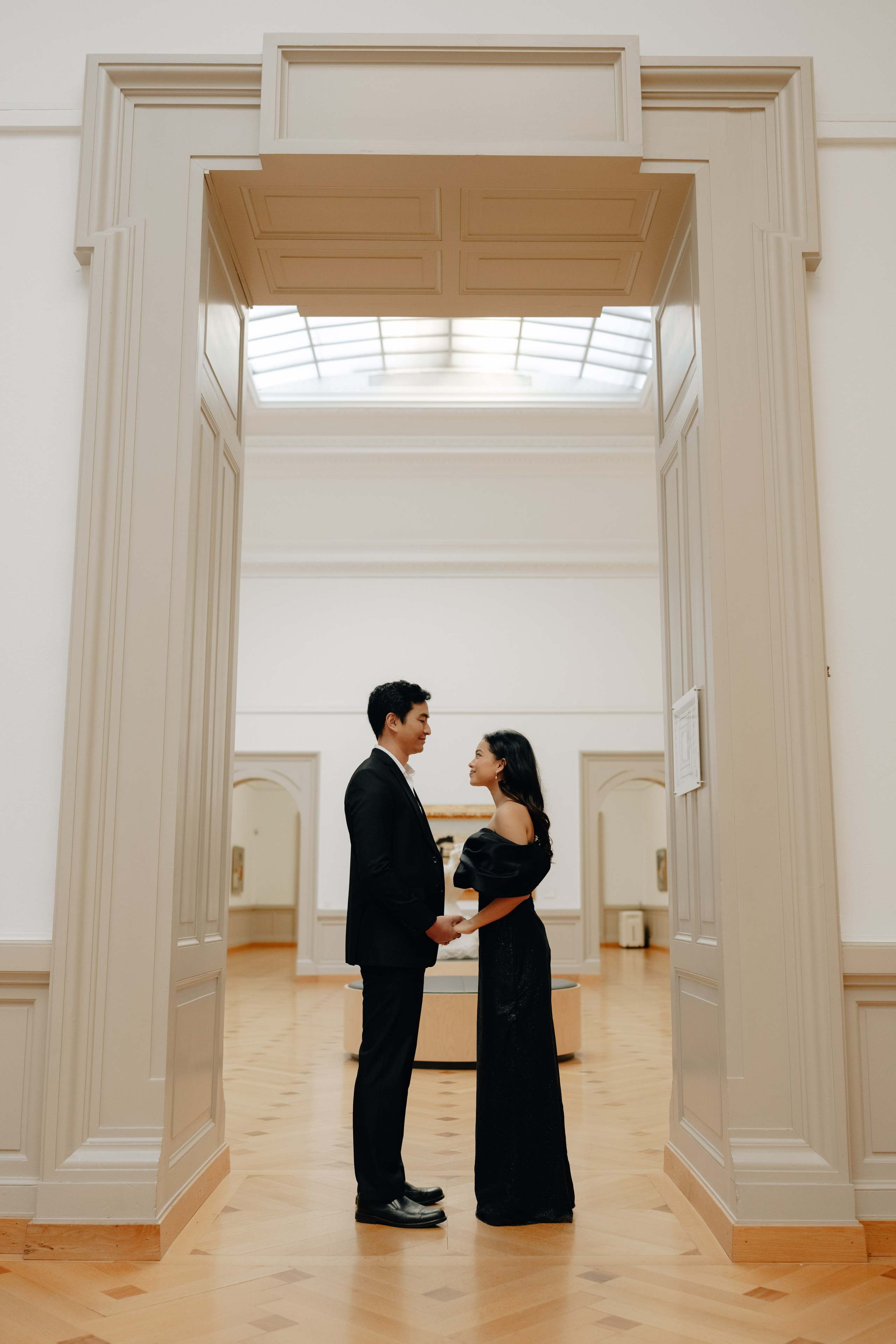 Fifi & Shamil | The Museum of Art. Профессиональный свадебный фотограф в Женеве и Швейцарии | Таня Вовчецкая