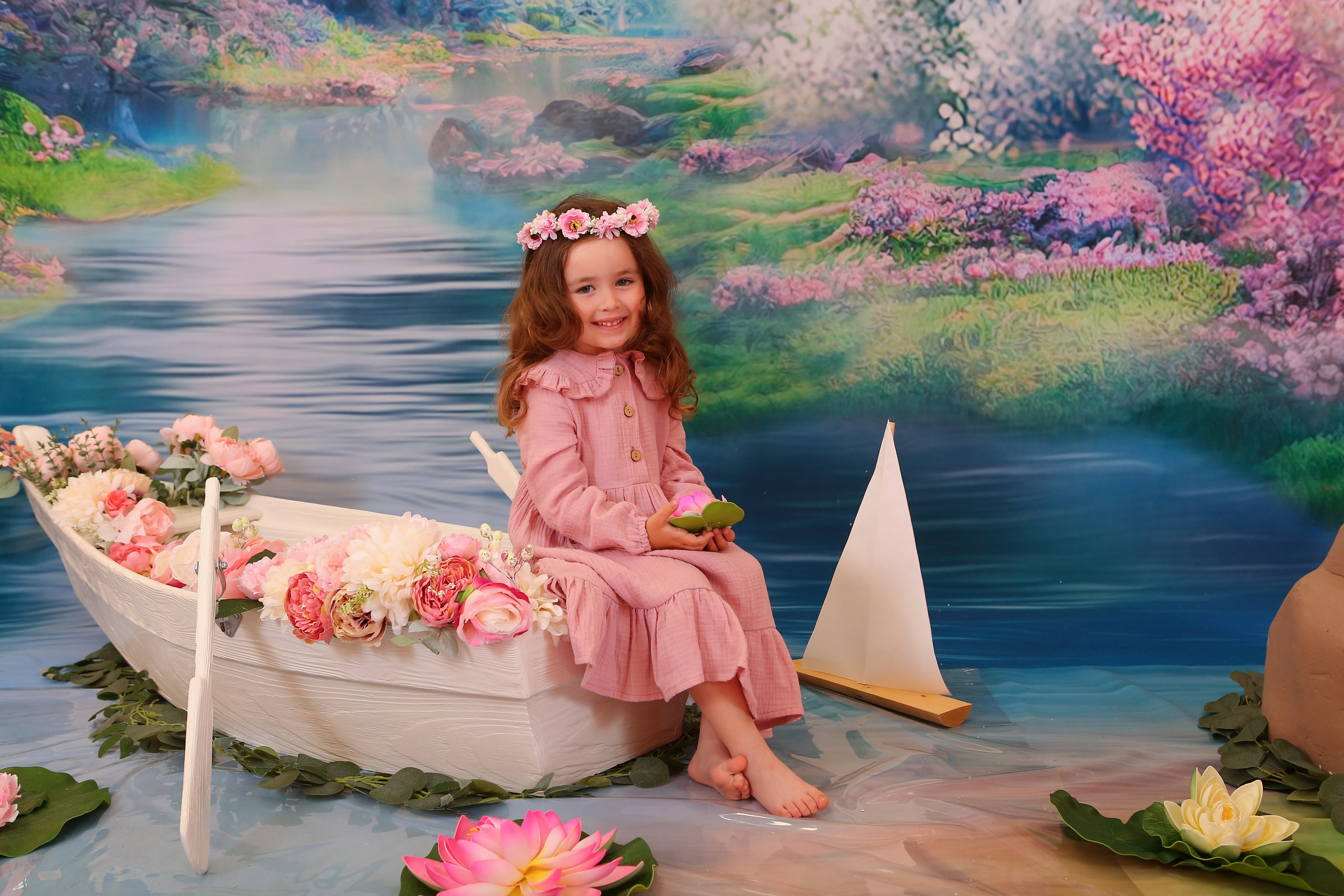 Цветочная лодка. Студия детской и семейной фотографии 12кадров