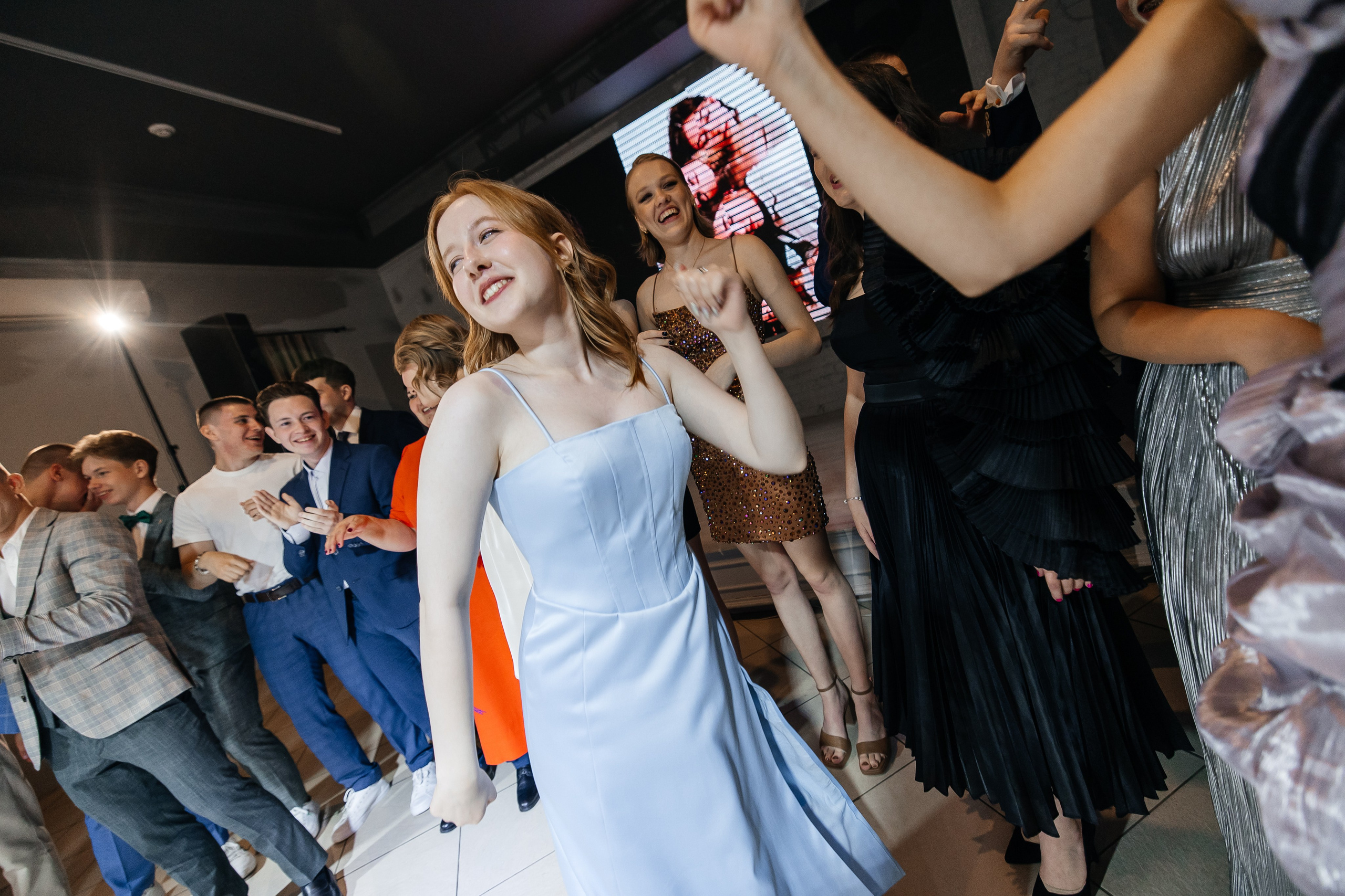 2023-06-23 Выпускной МБОУ СОШ № 10. Фотограф в Красноярске