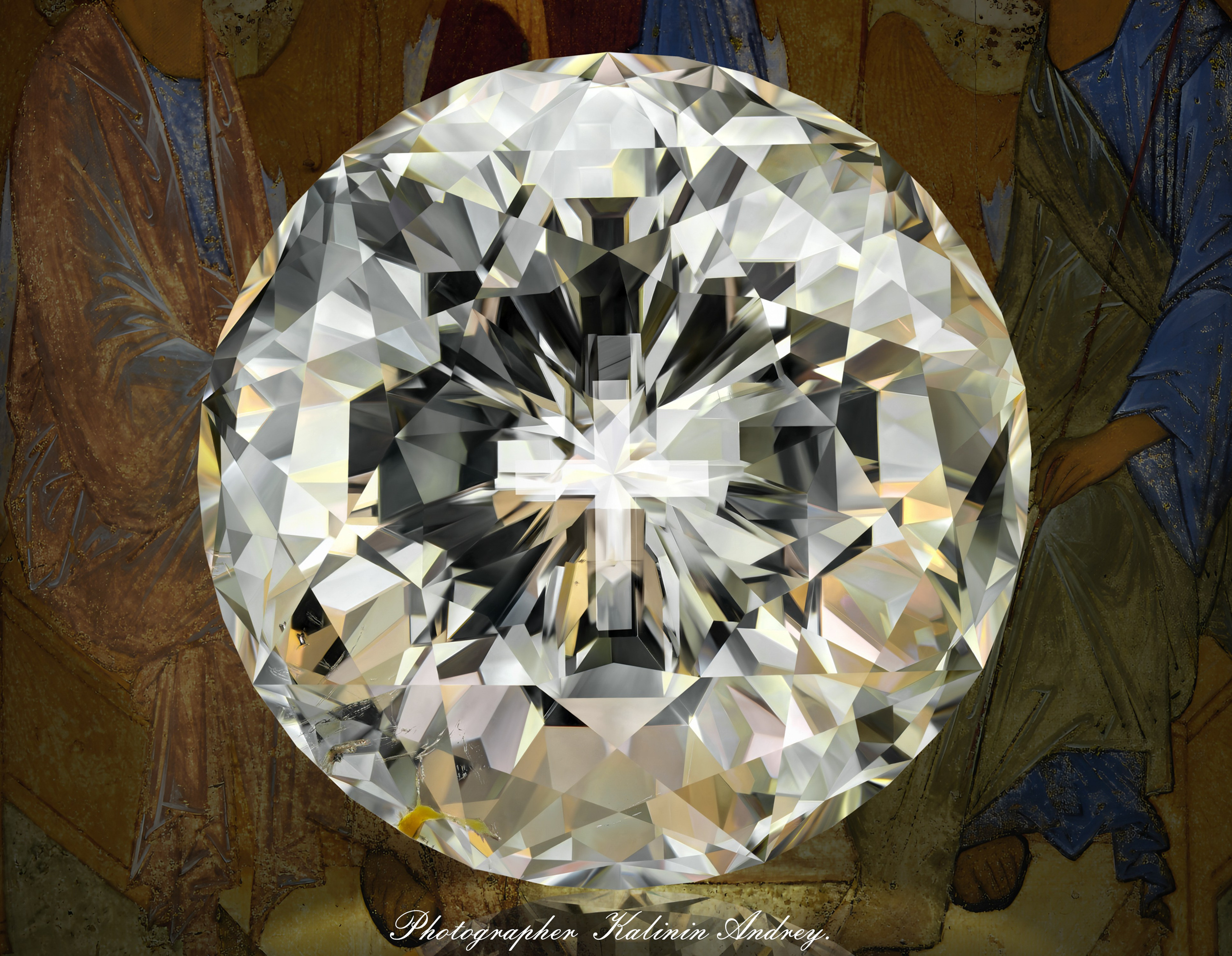 Фотографии Коллекций уникальной огранки драгоценных камней Дмитрия Саморукова. Высококачественная профессиональная рекламная фотосъёмка ювелирных украшений, драгоценных камней в Москве. Обучение, консультация