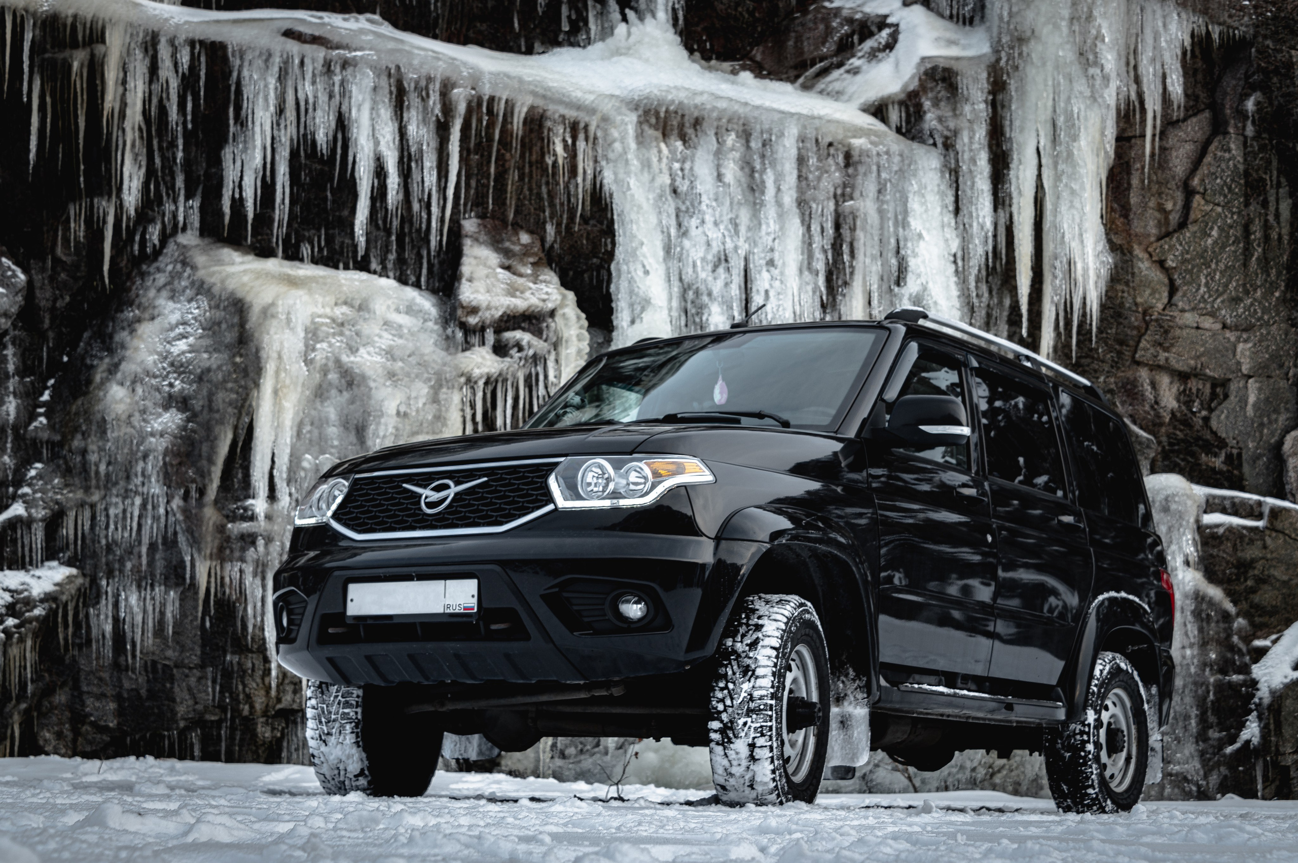 Фотосессии автомобилей. Профессиональные фото автомобилей. Фотографии автомобилей. Фотограф Роман Адлер. Фотографии УАЗ. Серия Русский Север 2023 Фото УАЗ Патриот.