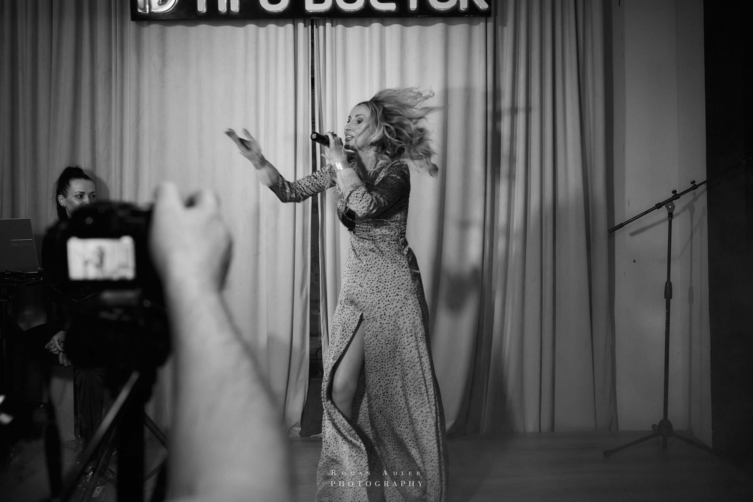Концерт Марики (группа Стрелки). Фотограф Роман Адлер