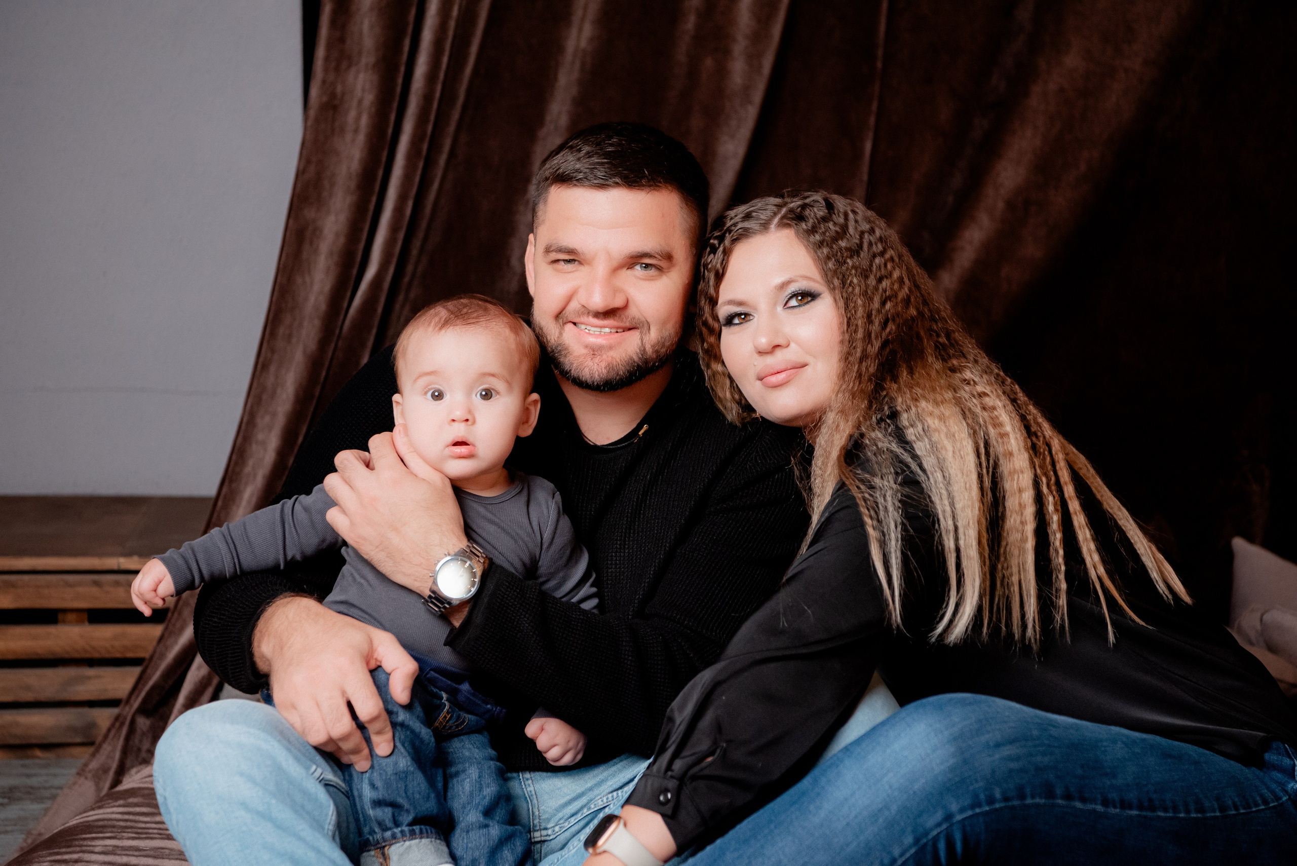 Семья Шварц в студии Атмосфера, зал Колорит. Фотограф в Волгограде и Волжском Александр Горбань