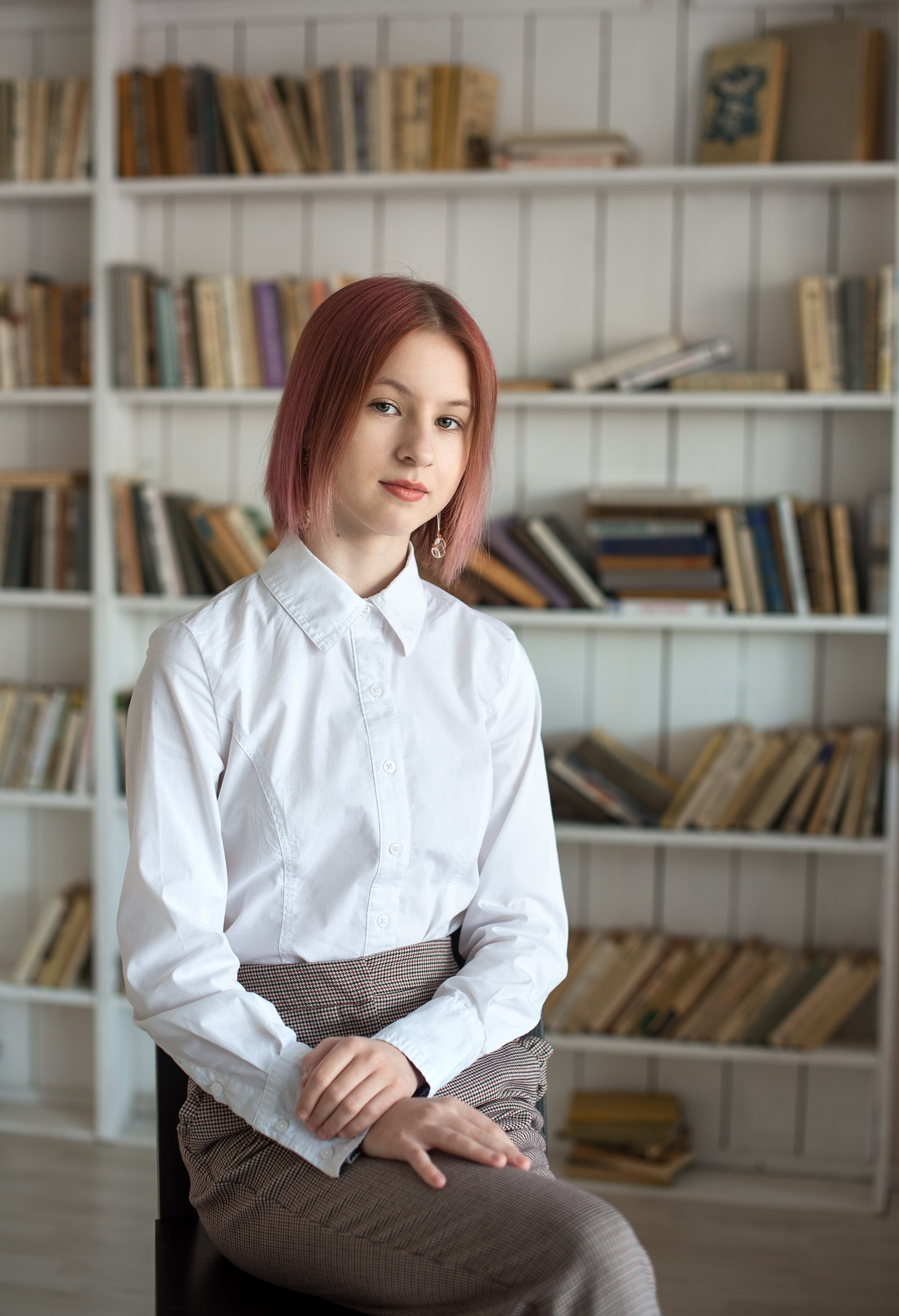 Пример съемки старшеклассников для альбома с наполнение «премиум» стиль съемки классический. Выпускные альбомы для школ и детских садов в Иваново