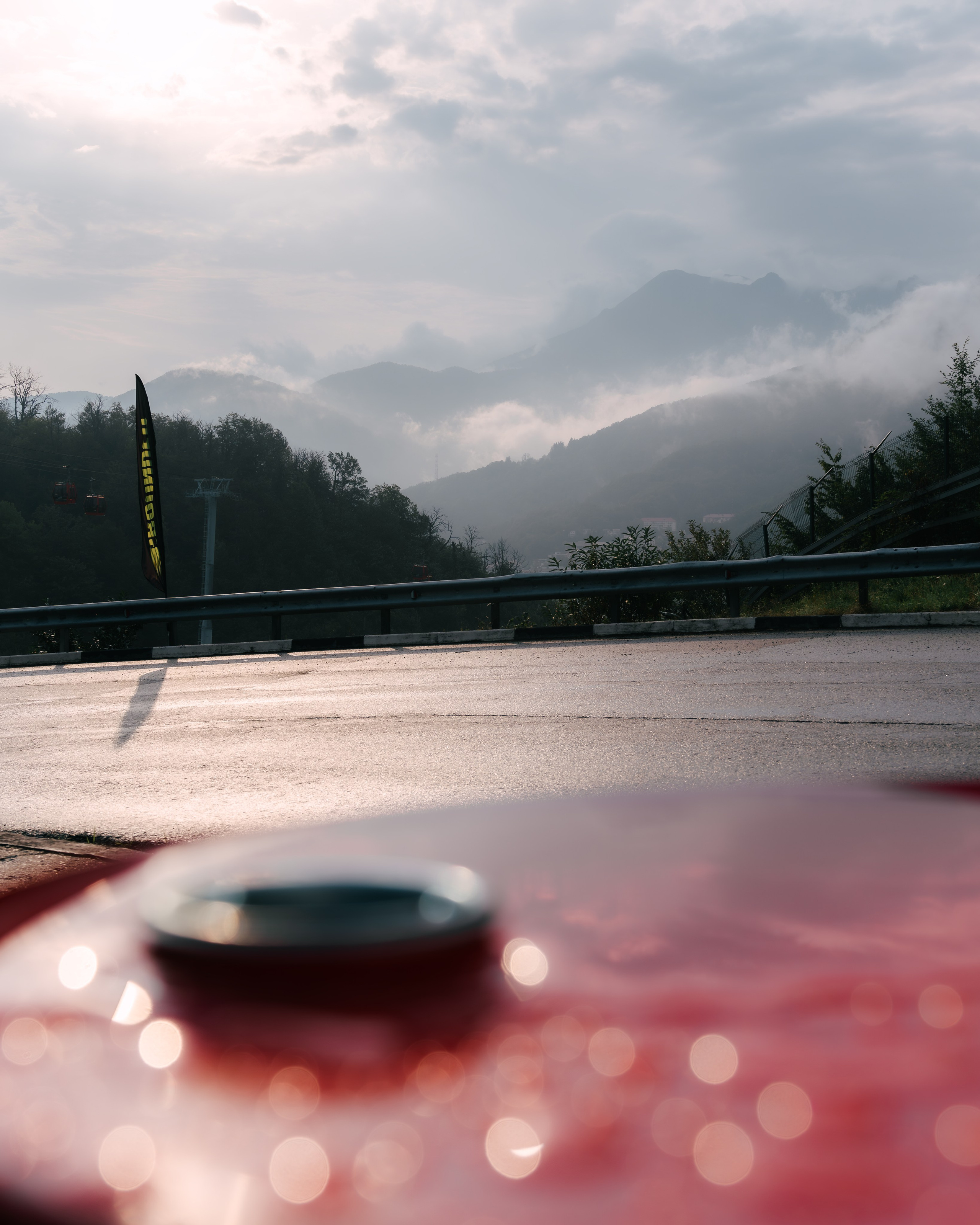 //GROUNDED2025. Автомобильный фотограф