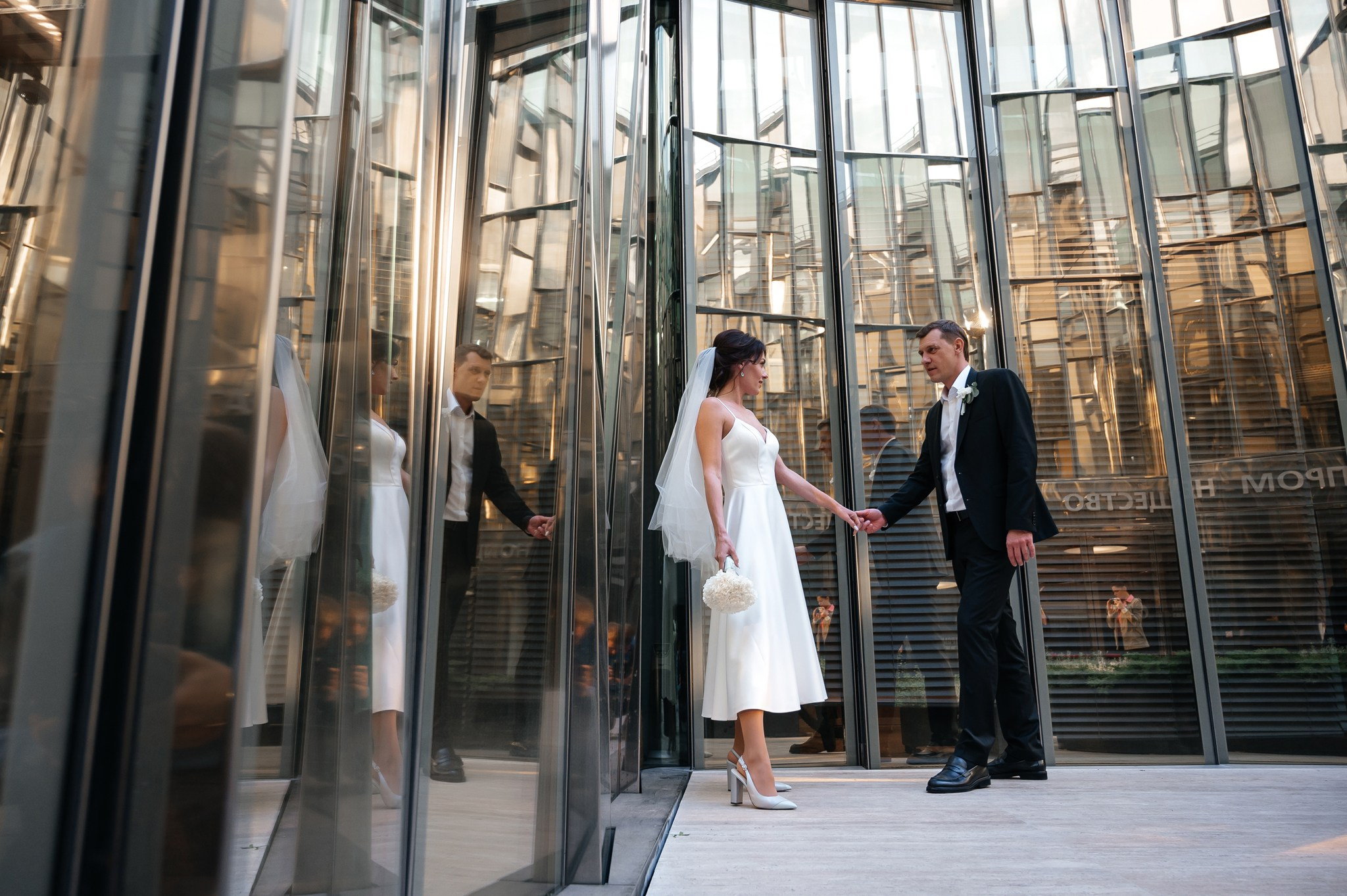 Свадебная фотопрогулка. Свадебный и семейный фотограф из Санкт-Петербурга Климов Анатолий