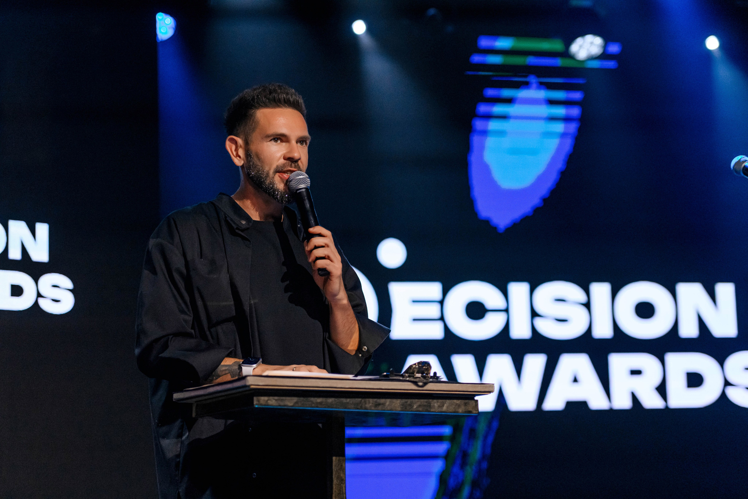 INNOVATE GROUP. Максим Комаров — Профессиональный фотограф