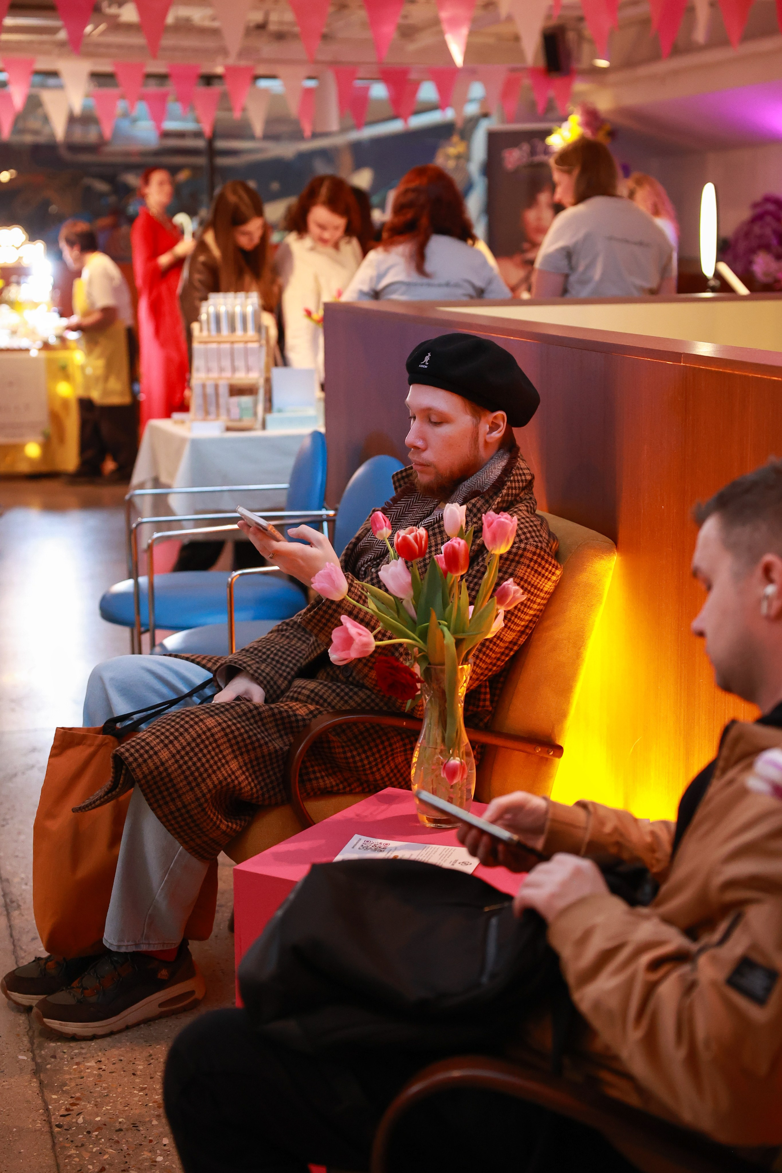 7–8 марта 2025 в пространстве «Три вокзала. Депо» / День 1 / фото Саша Жукова. Фотоотчеты «Ламбада-маркета»