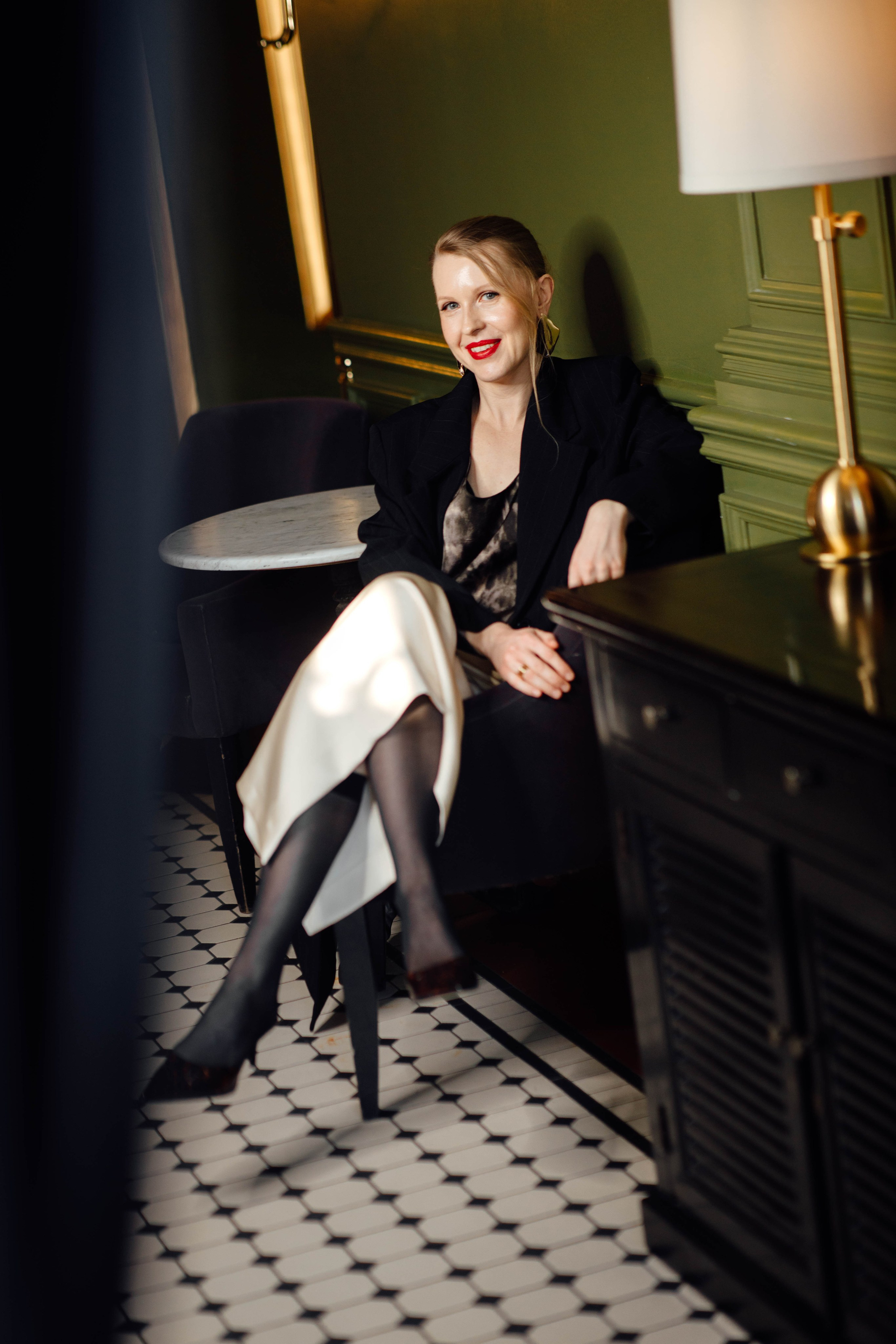 Юлианна, bar Martinique