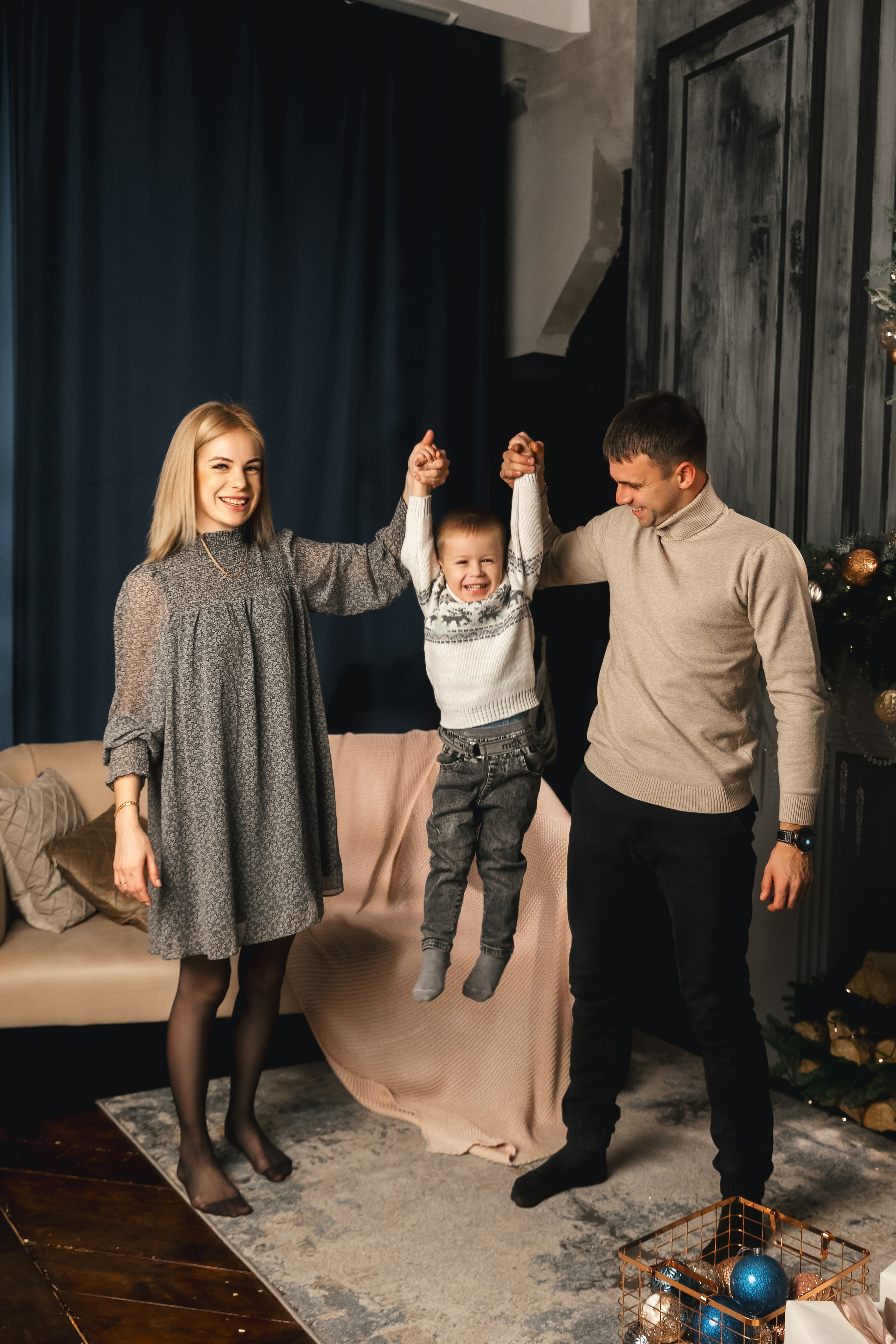 Семейная новогодняя фотосессия в Хабаровске. Свадебный фотограф в Хабаровске