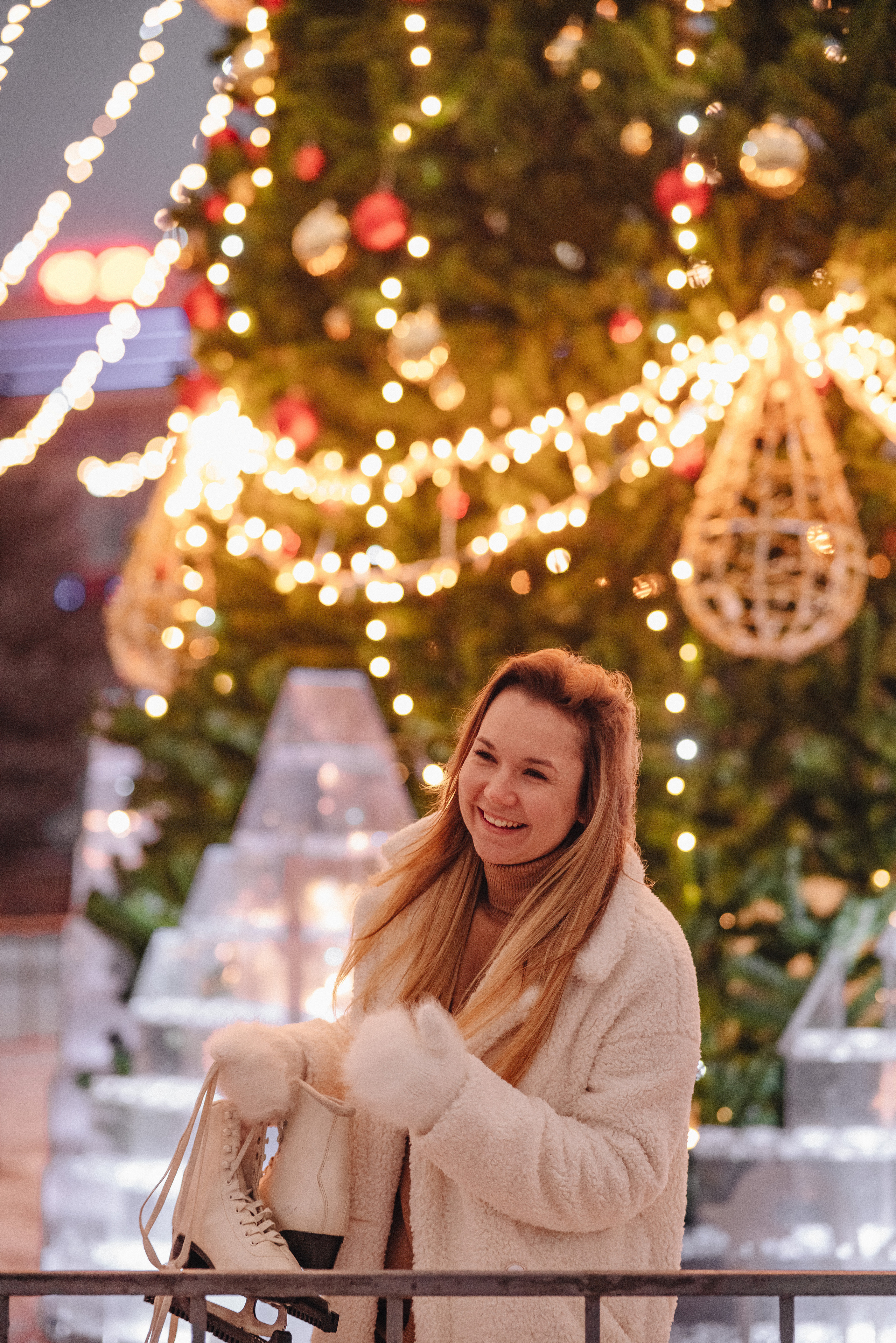 Елена | Вечерняя съёмка у ёлки. Фотограф Карина Шмулёва. Воронеж и область